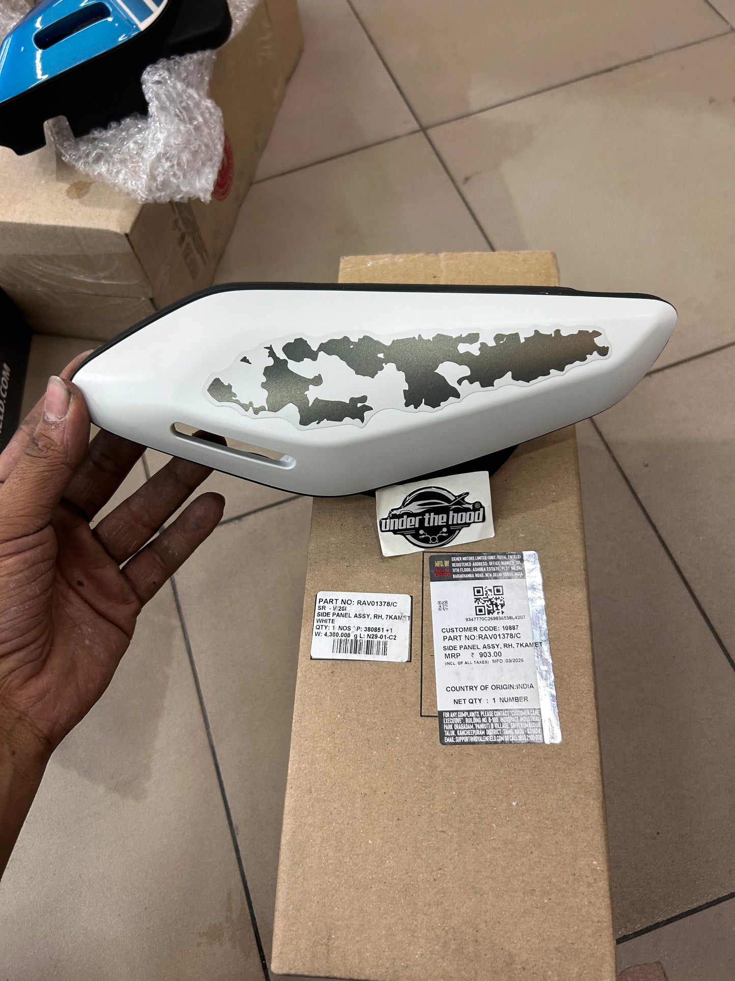 Royal Enfield RAV01378 - Side Panel Assembly (RH) - Kamet White - Himalayan 450