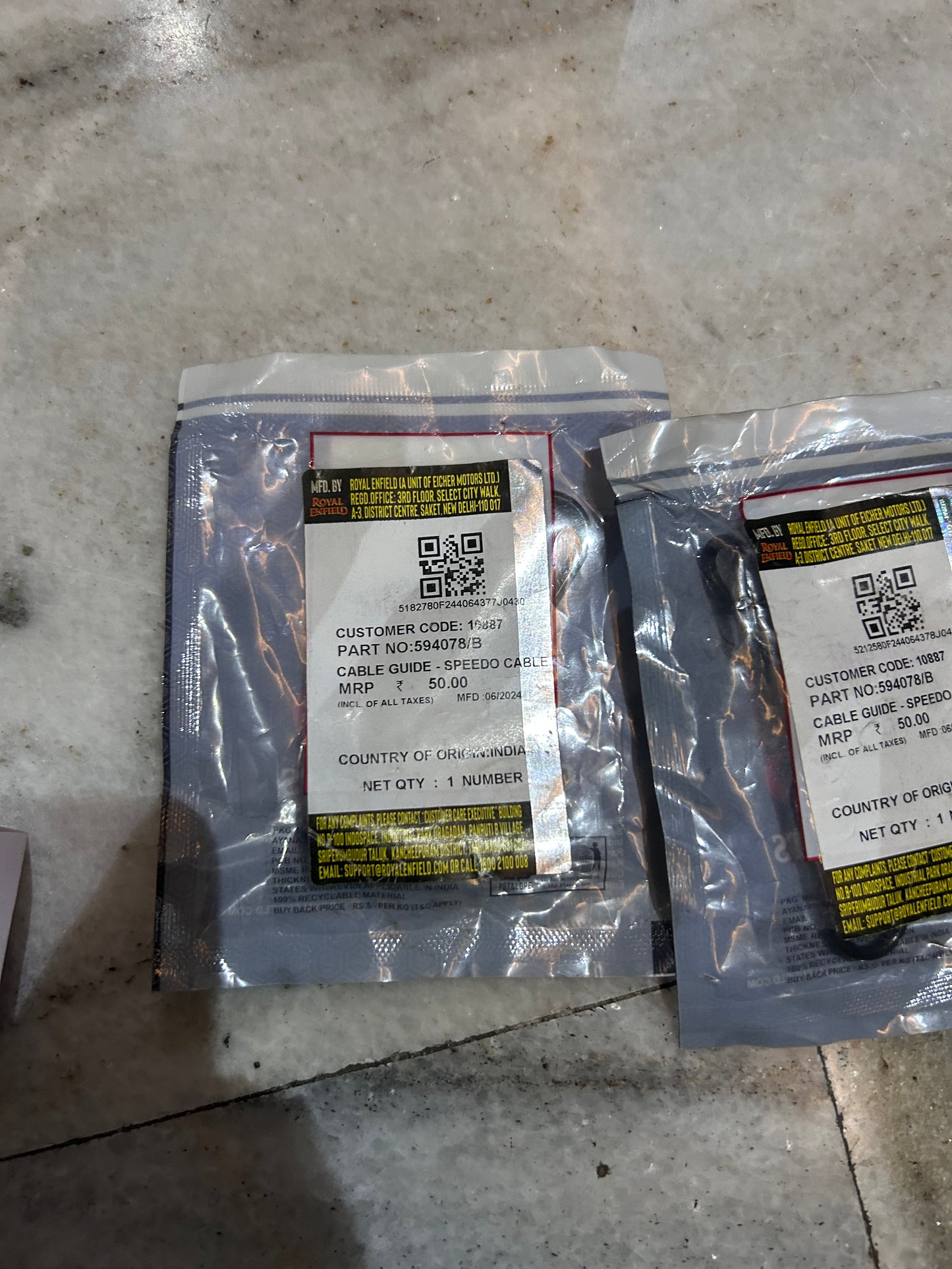 594078/B – Cable Guide, Speedometer Cable (Frame-Mount) for Bullet 350/500 UCE, Classic 350/500 UCE, Thunderbird 350/500 (UCE), Himalayan (select listings) – Genuine Royal Enfield