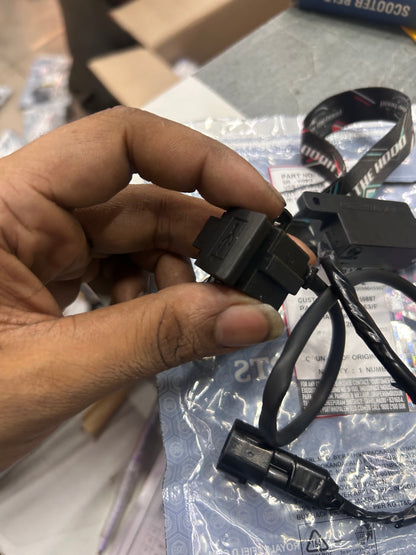 Royal Enfield RAC00053/F – OEM USB Charger (Handlebar) for Classic 350 Reborn, Meteor, Bullet 350, Hunter 350 J-Series & Retrofit Upgrade for Older Models