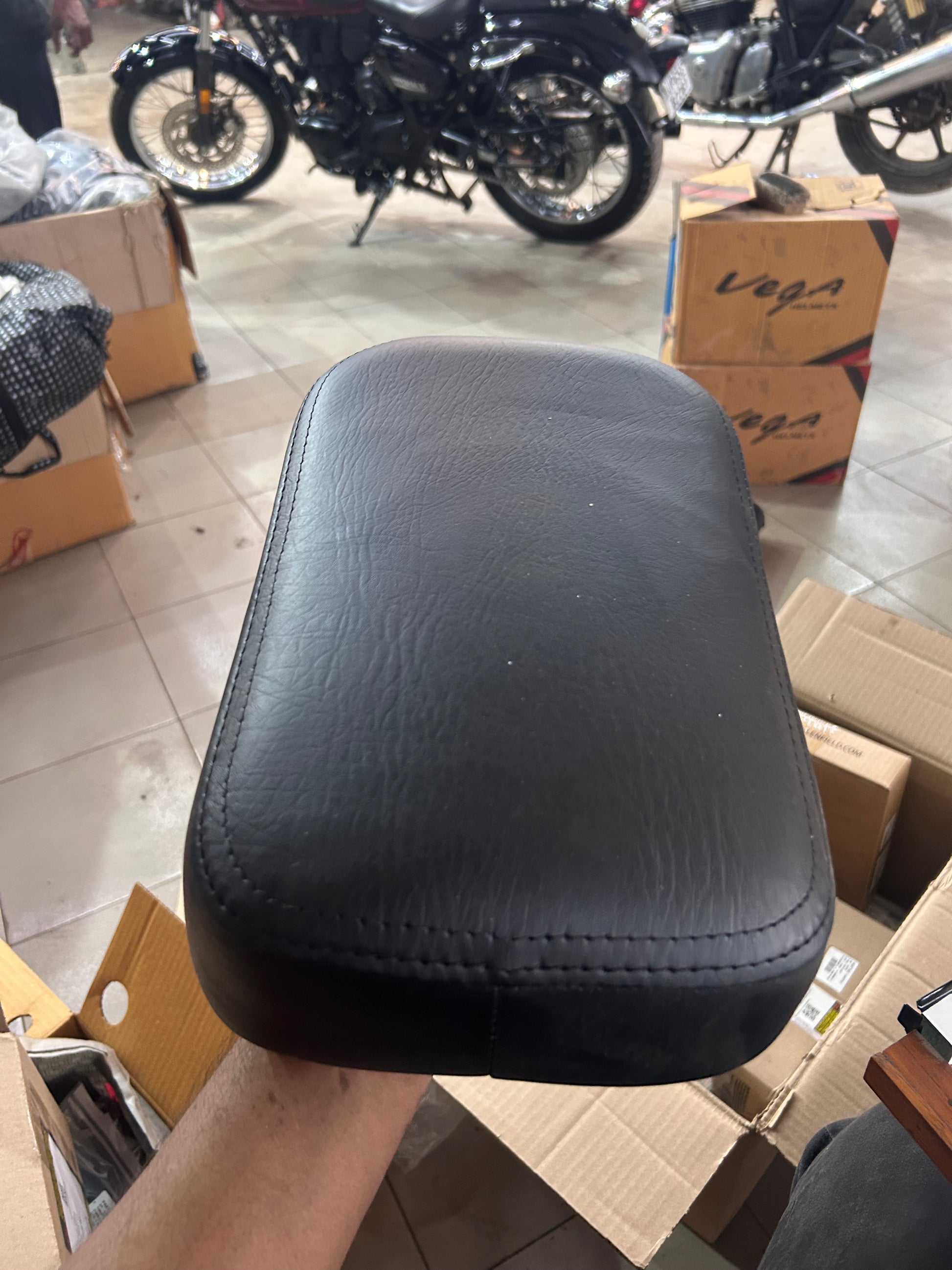 Royal Enfield 591077/H Rear Pillion Split Seat Assembly for Classic 350 & 500 – Genuine OEM Part