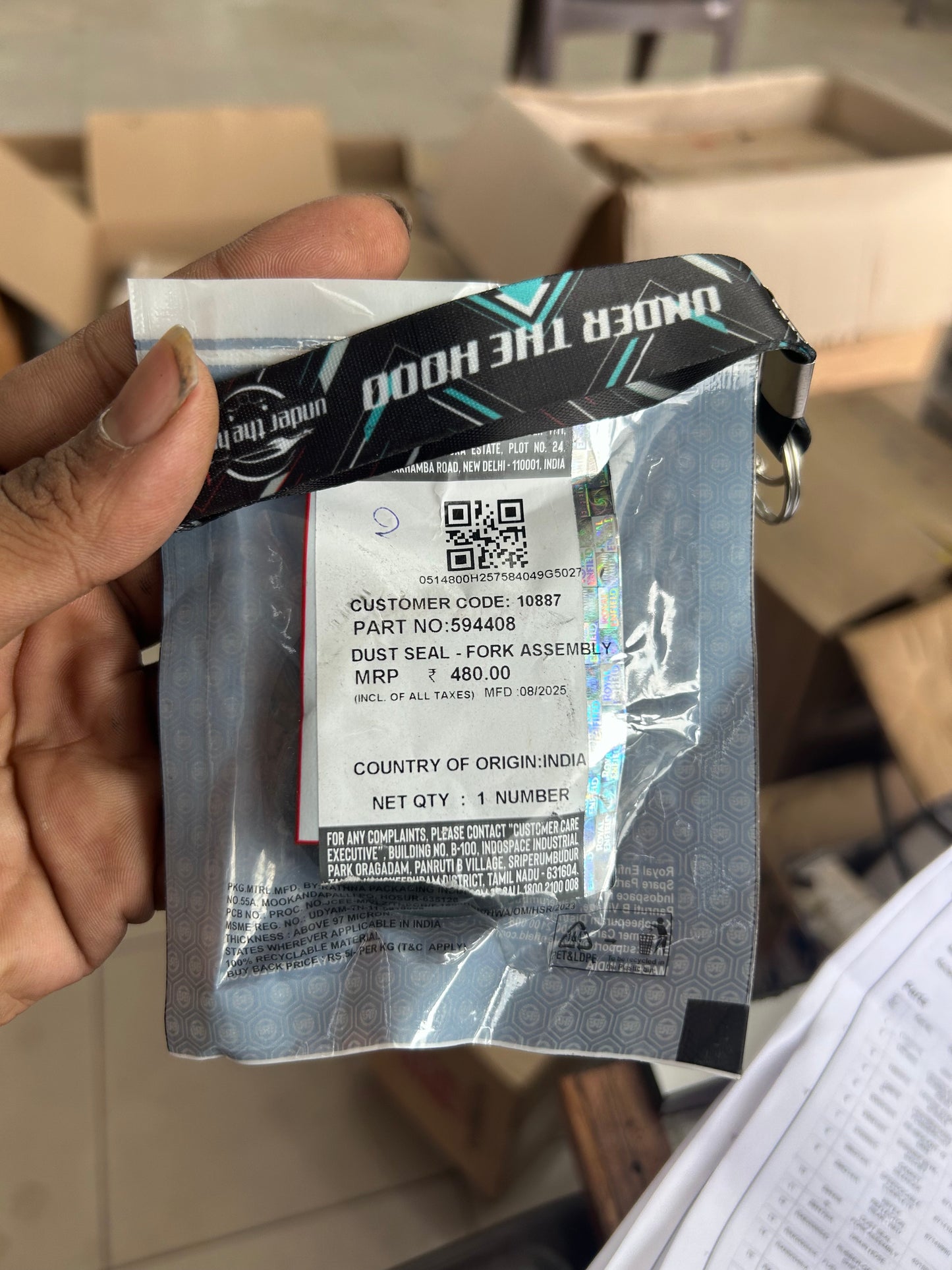 Royal Enfield 594214/A – Rear Reflex Reflector (Red) | OEM for Hunter 350 & Thunderbird 350