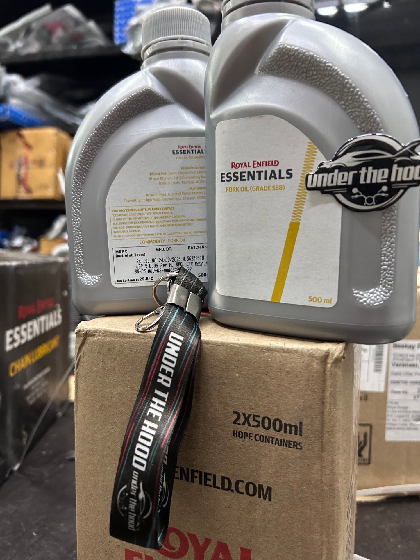 Royal Enfield 3600053 – Essentials Front Fork Oil Grade SS8 (500ml) for Classic, Bullet, Meteor, Himalayan & 650 Twins