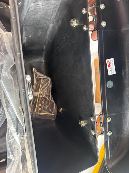 STUDDS SAFARI BOX WITH UNIVERSAL FITMENTS BLACK FITS ALL BIKE