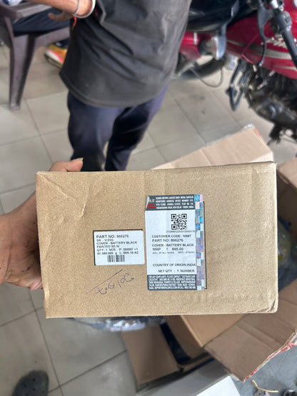 Royal Enfield 866276 – Battery Side Cover Black – UCE Models (Electra, Classic, Bullet)