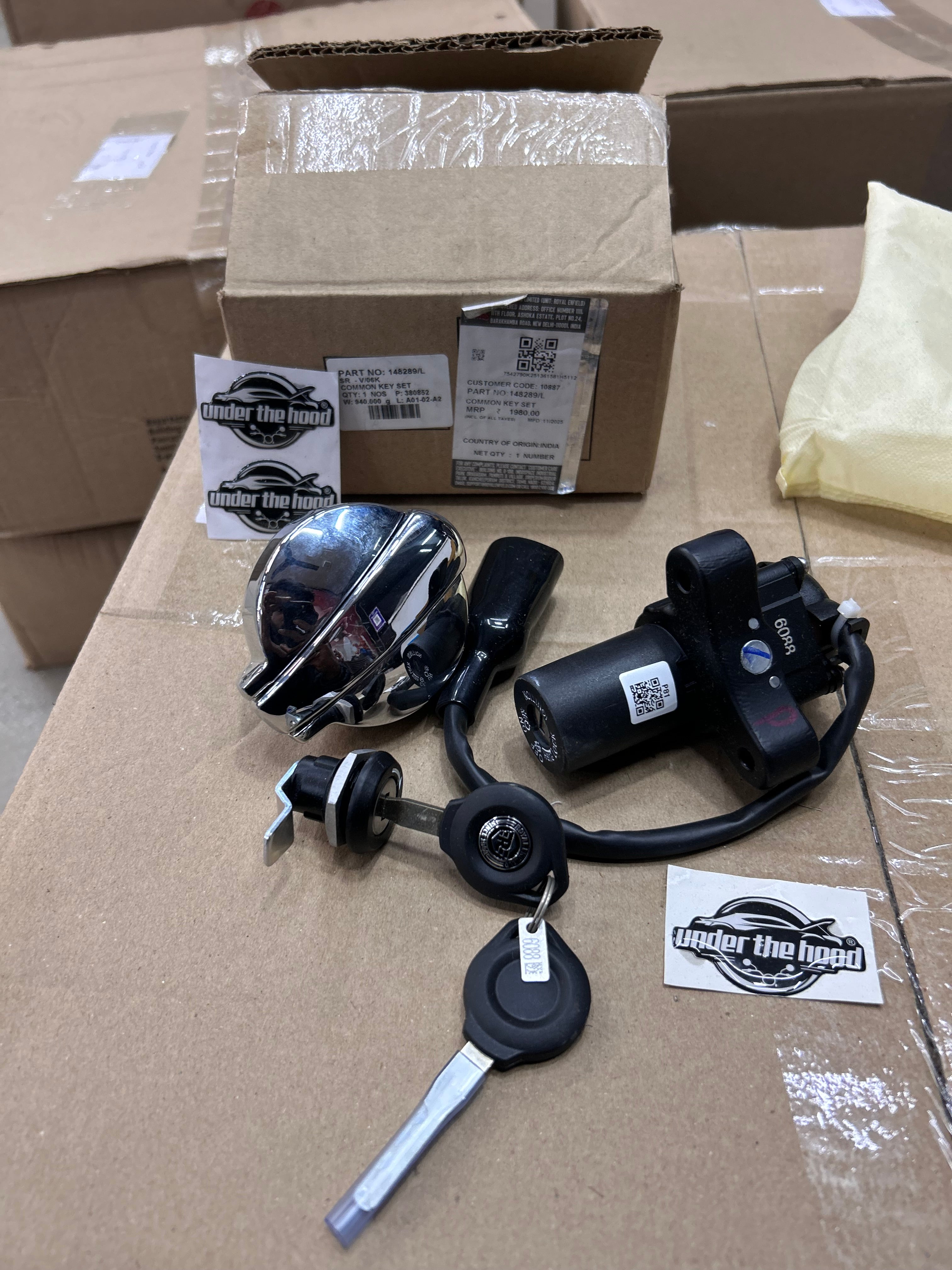 ロックフィールドイクイップメント　LOCKFIELD EQUIPME Royal Enfield 148289/L Lock Set – Interceptor & GT 650, Single Key