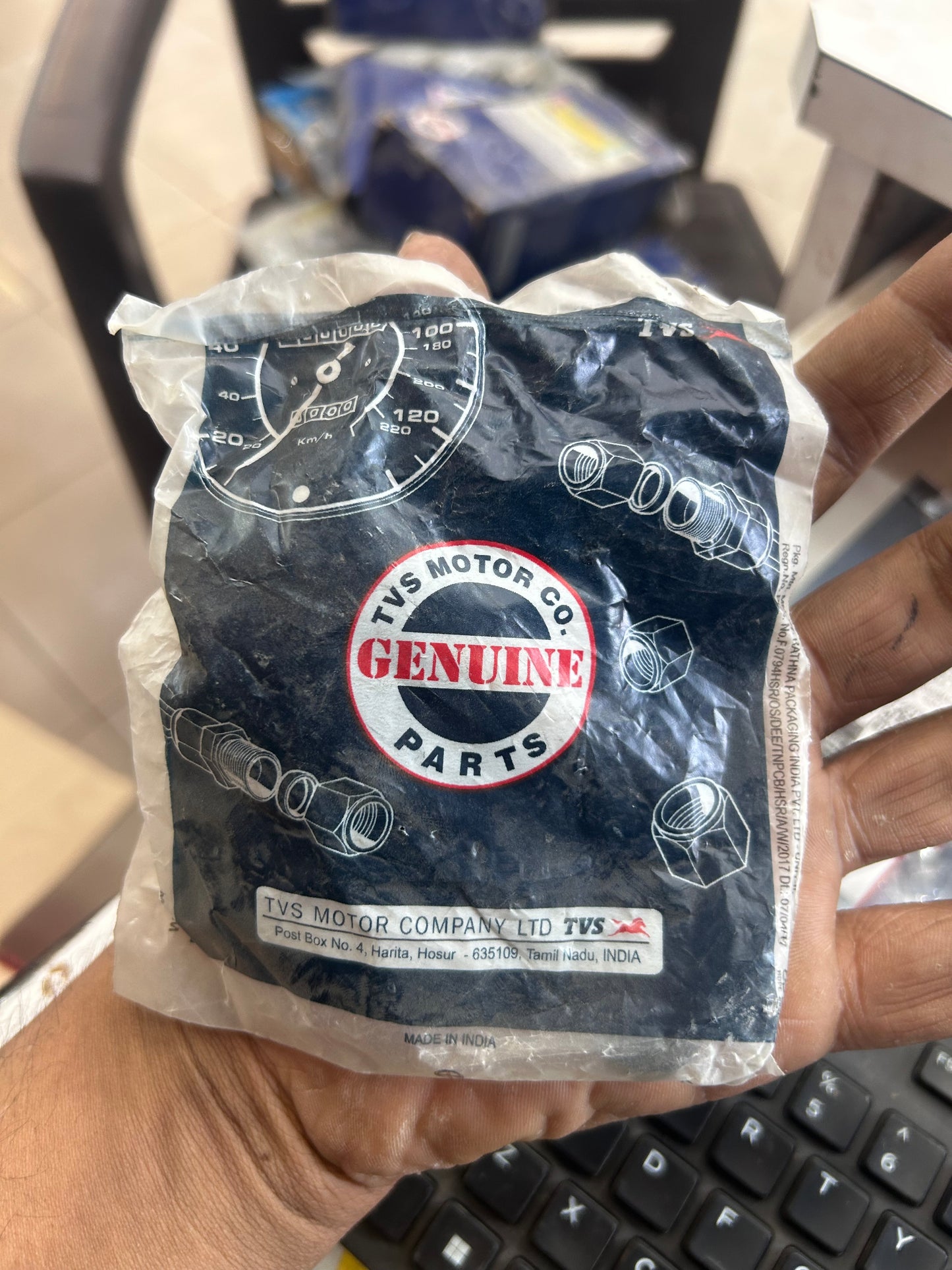 N9222080 – Genuine Bracket Fender Top for TVS Apache RTR 160