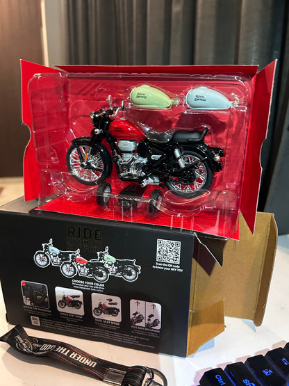 Royal Enfield Classic 350 1:15 Scale Model Bike Toy – Pull Back, Interchangeable Tanks, Single & Dual Seat Modes