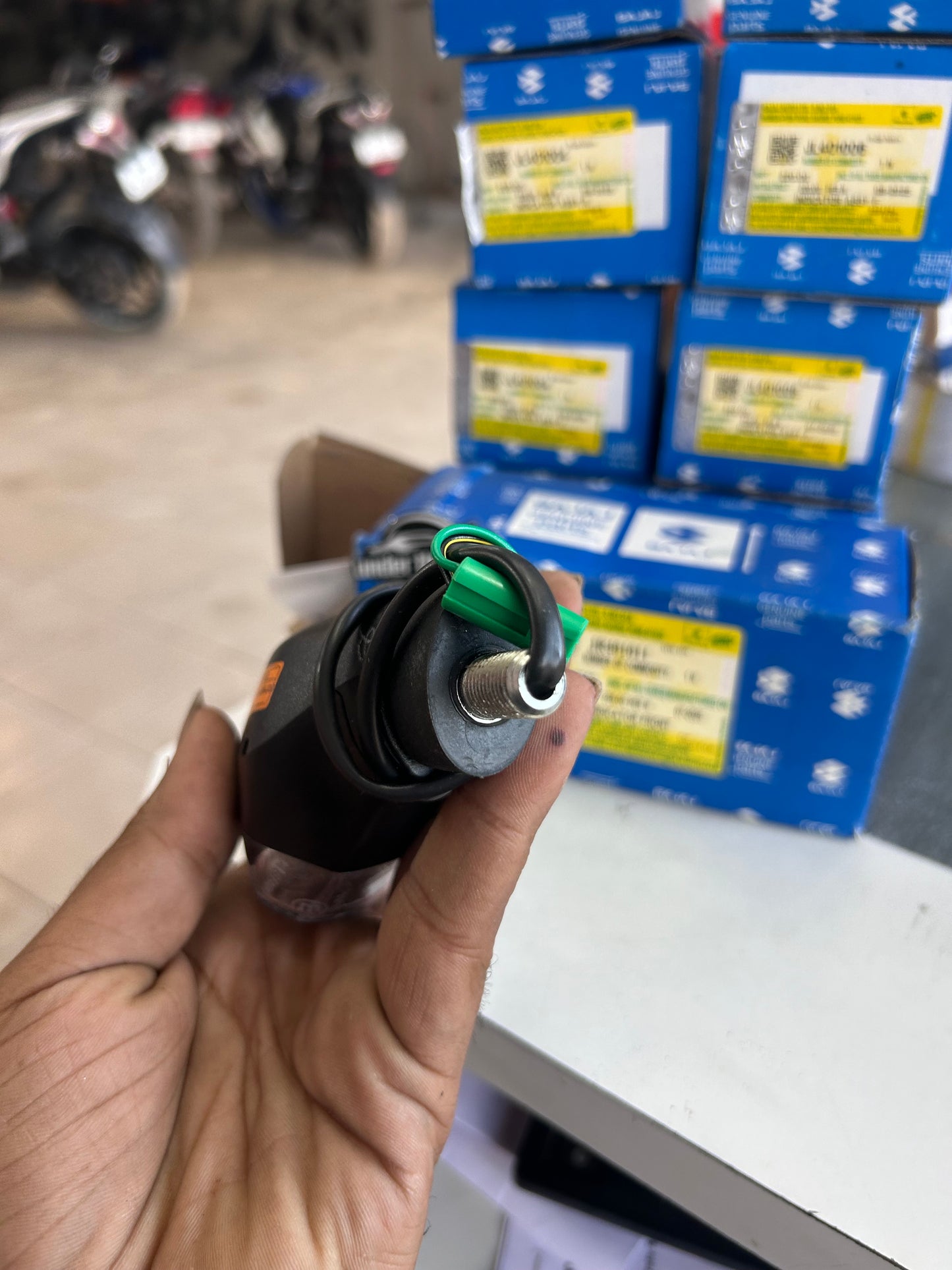 Bajaj Pulsar N160 Front Left (LH) Indicator – JR401011 | OEM Turn Signal (2022–2023)