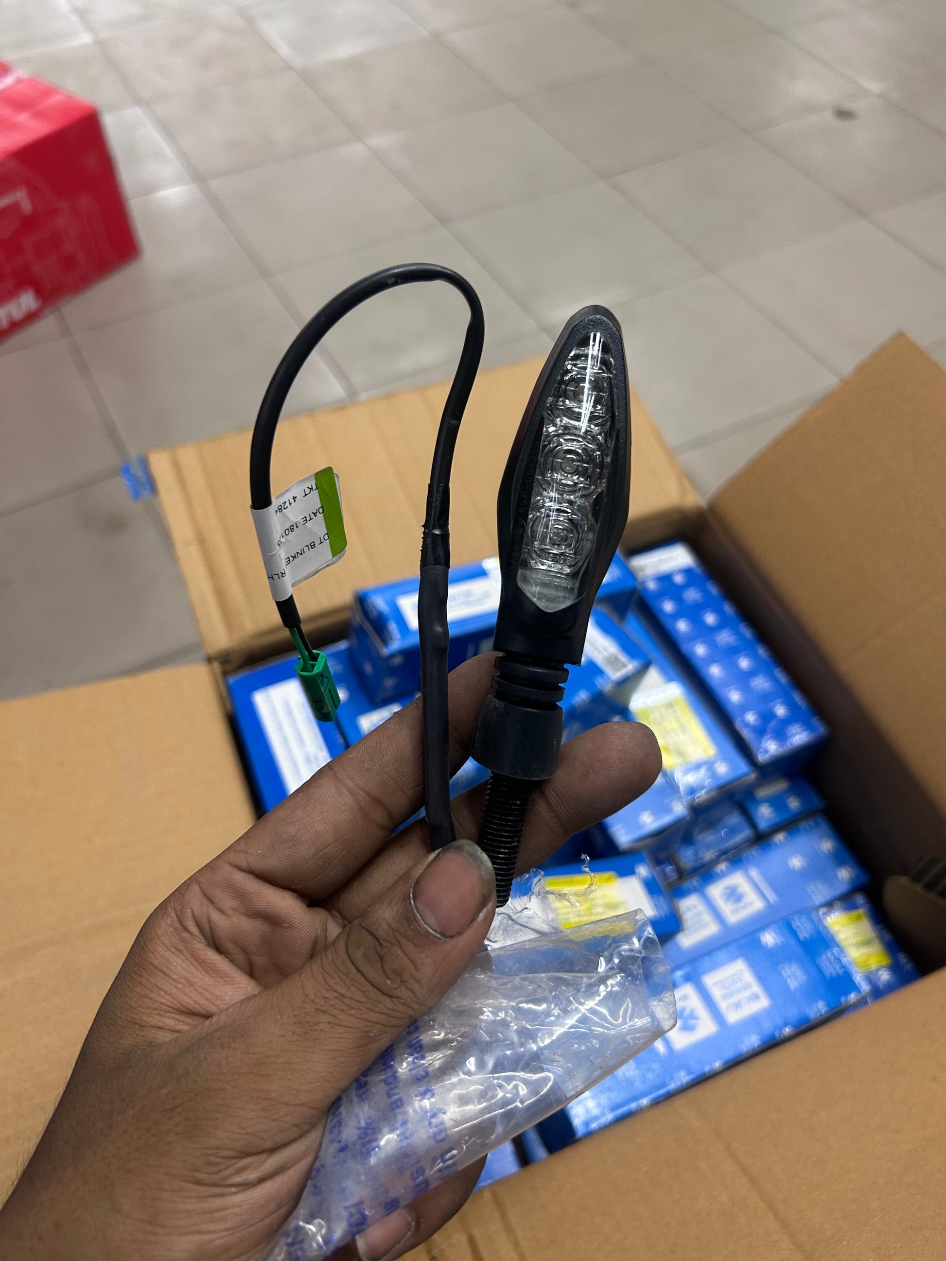 DT401004 rear left indicator assembly for Bajaj Pulsar RS200