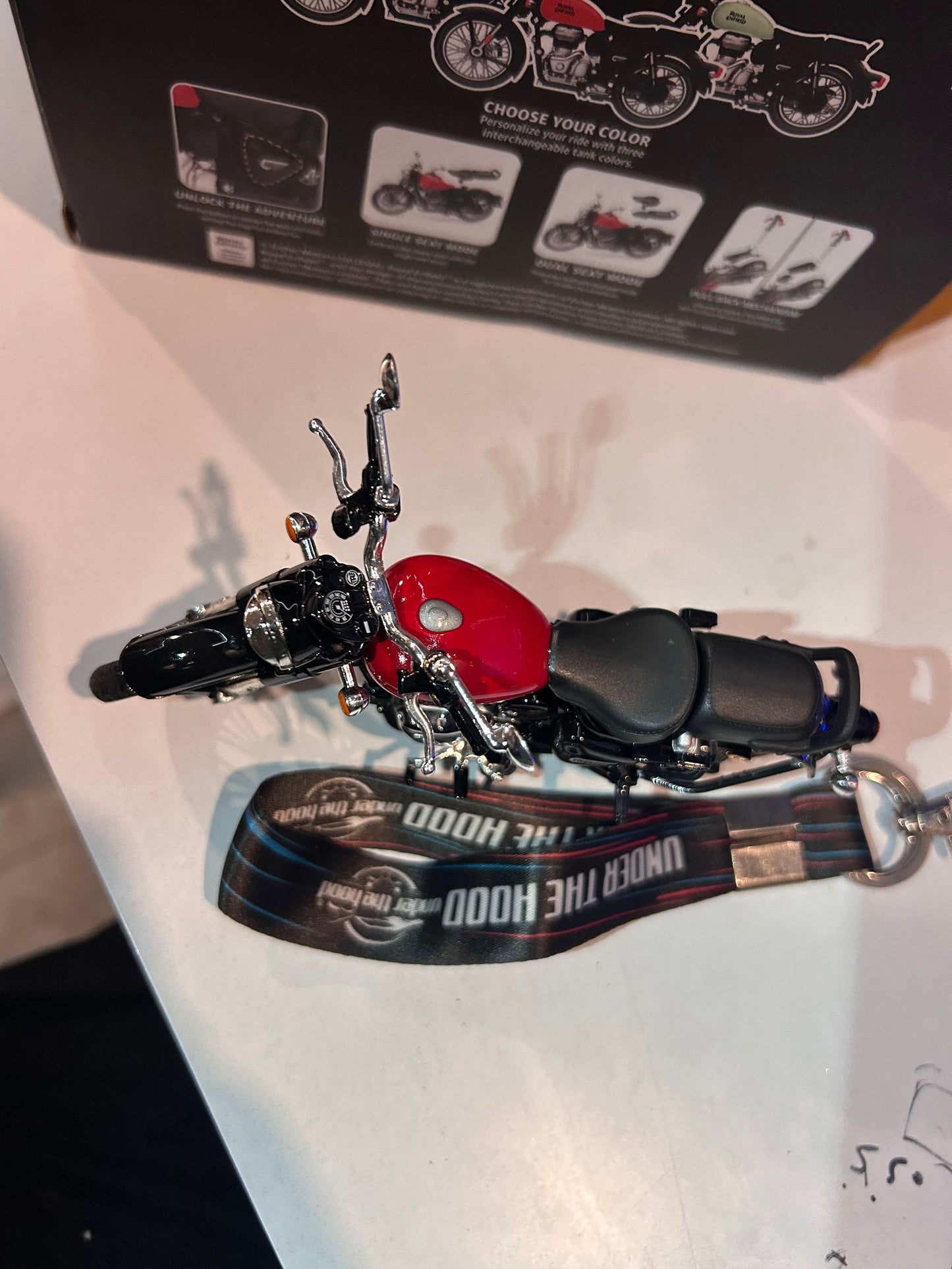 Royal Enfield Classic 350 1:15 Scale Model Bike Toy – Pull Back, Interchangeable Tanks, Single & Dual Seat Modes