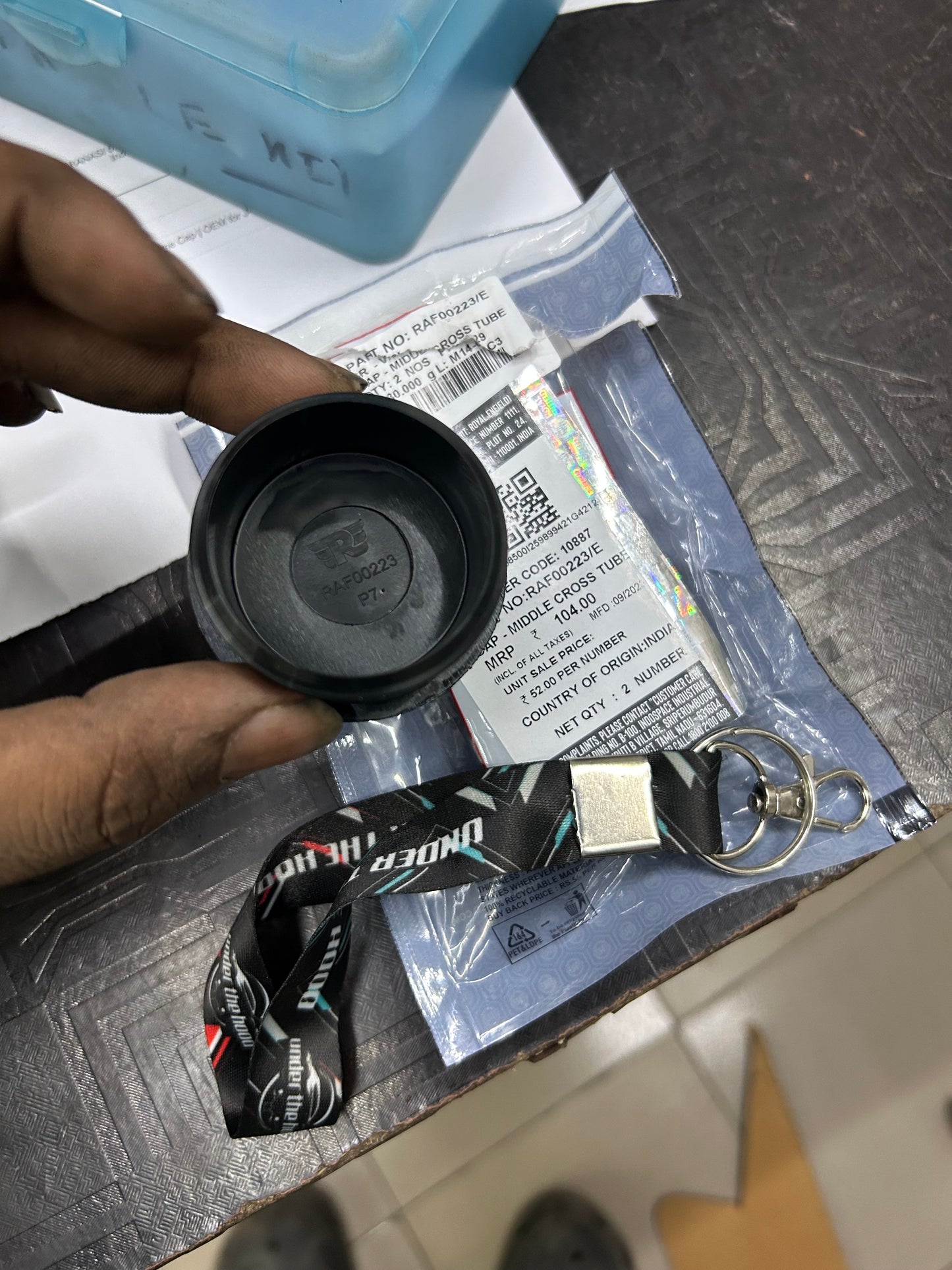 Royal Enfield RAF00223/C – Middle Cross Tube Frame Cap | OEM for J-Series (Bullet 350, Classic 350 UK, Meteor 350, Hunter 350)