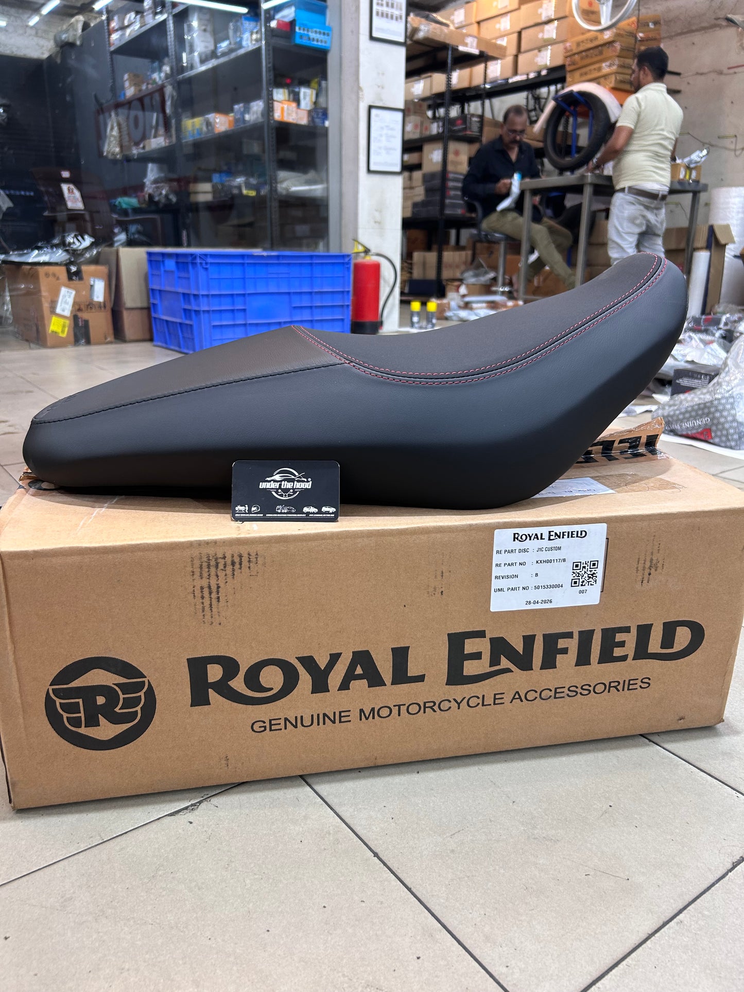 Royal Enfield Black Custom Seat KXA00140 — OEM Sporty Seat for Hunter 350