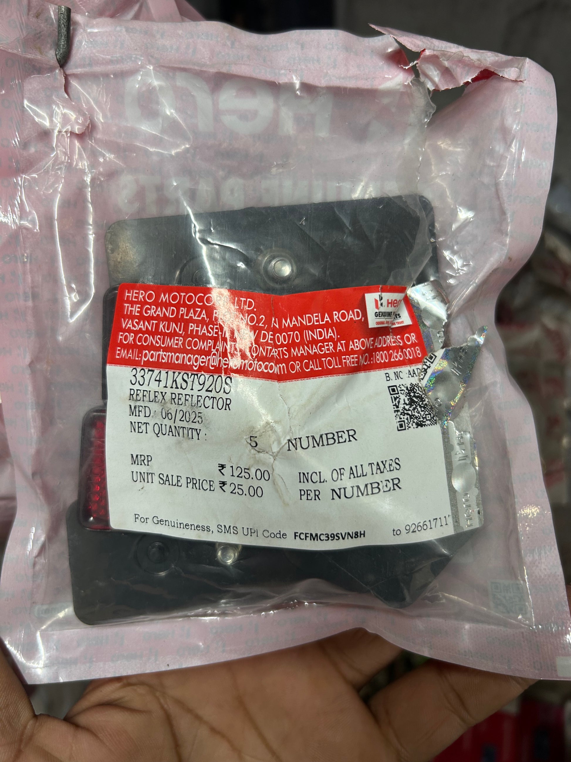 Hero Reflex Reflector 33741KS920S – Rear Safety Reflector for Scooters & Bikes