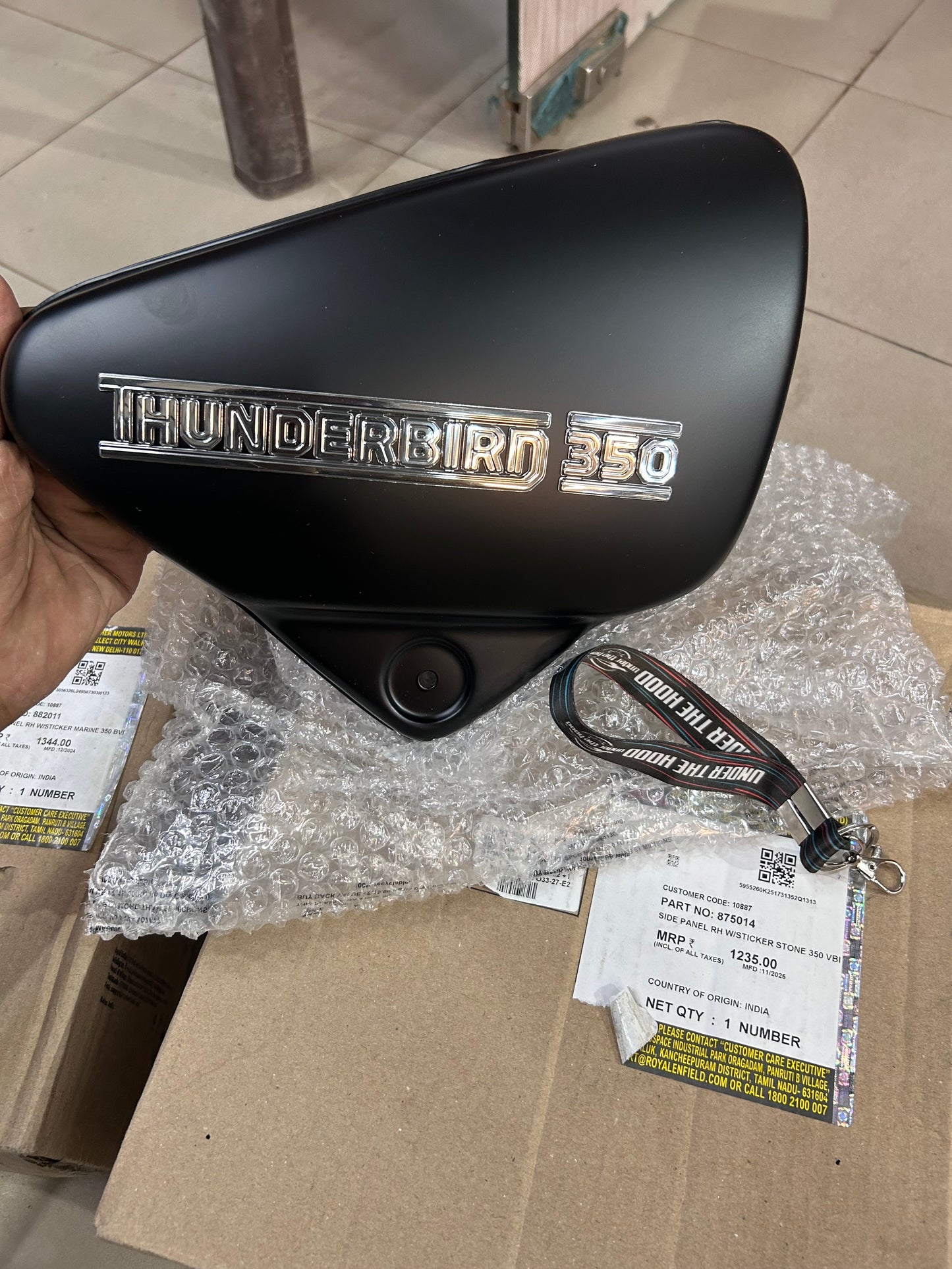 Right Side Panel with Sticker for Thunderbird 350 Stone BVI – Genuine Royal Enfield 875014