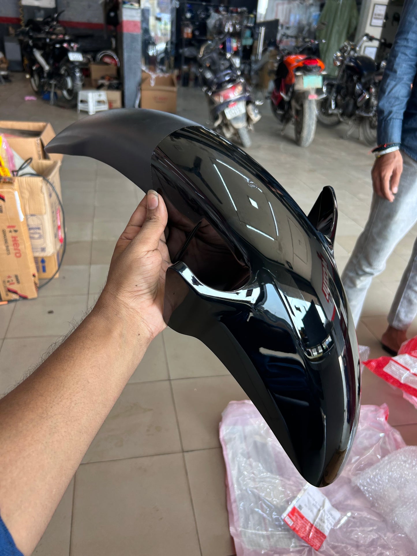 Hero Front Fender / Mudguard – Black (NH-1) | Genuine OEM Part 61100KTCA20ZAS – For Super Splendor & Compatible Models