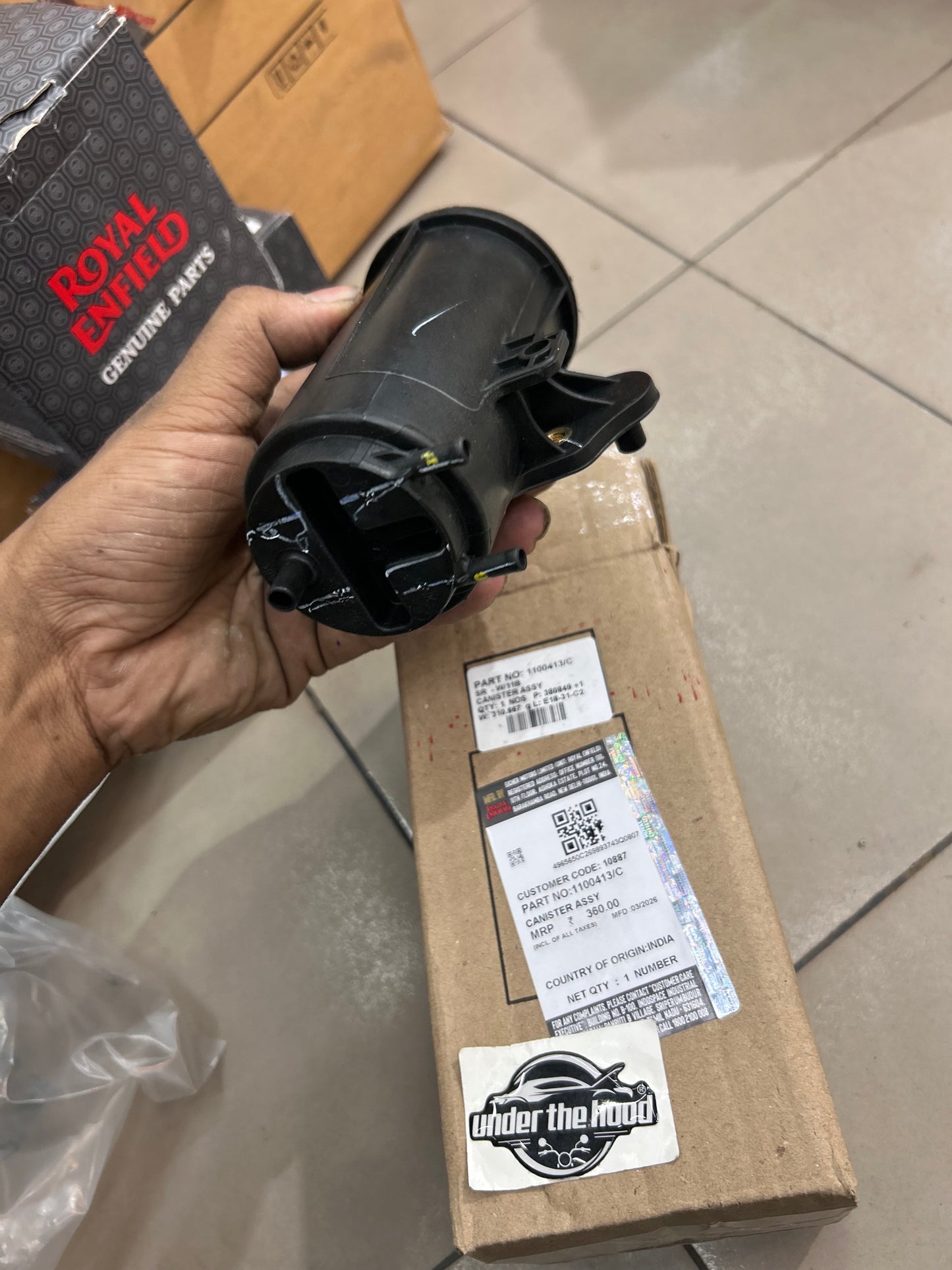 Royal Enfield EVAP / Charcoal Canister Assembly (Canister Assy) for Meteor 350, Classic 350, Hunter 350, Bullet 350, Himalayan | 1100413/C | Genuine OEM