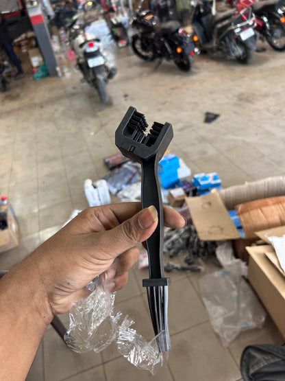 Motorcycle Chain Cleaning Brush – High-Quality Multi-Surface Tool for Royal Enfield & All Bikes