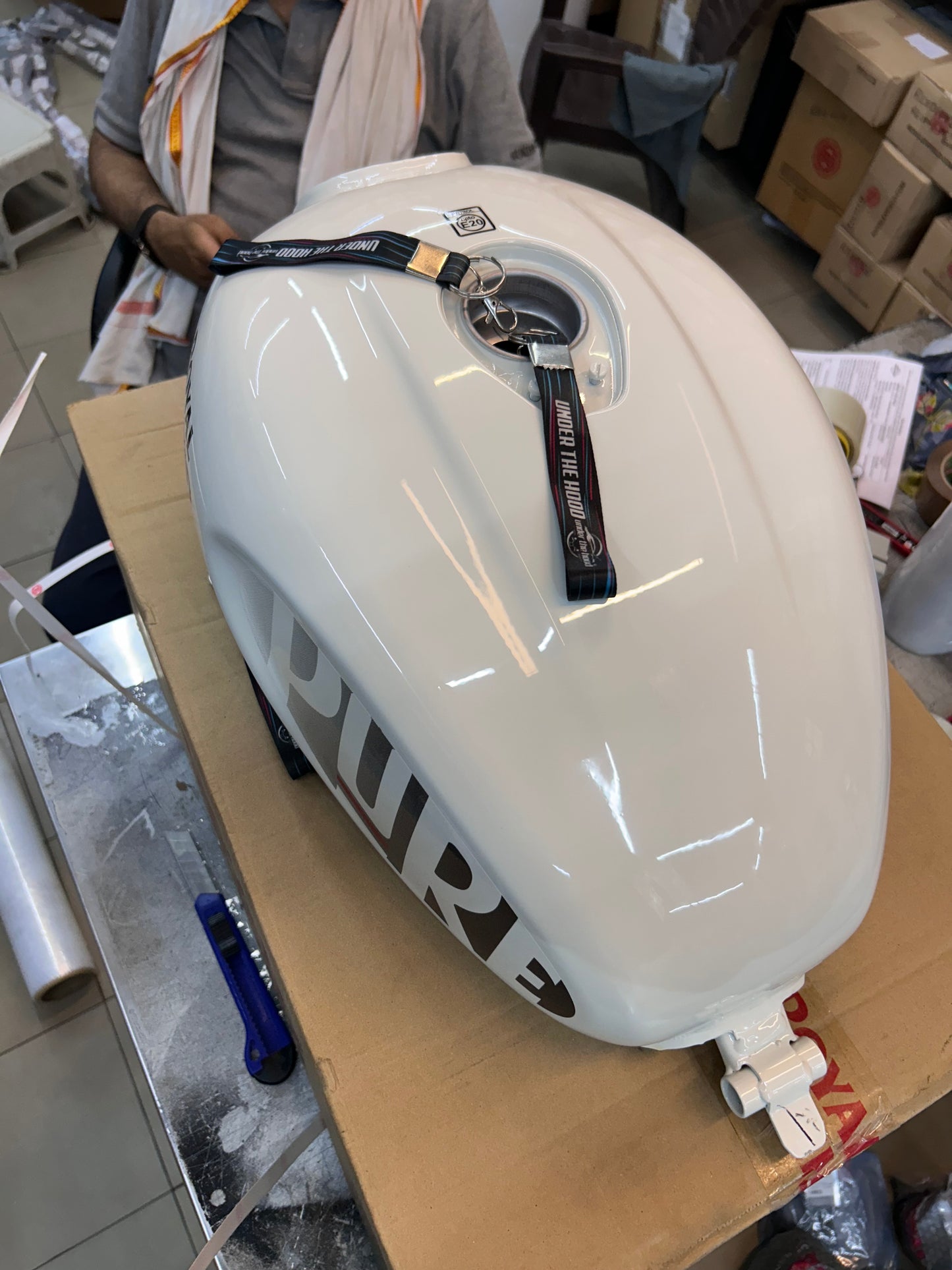 Royal Enfield Fuel Tank Assembly with Sticker White RAK01768/A for Hunter 350 Dapper