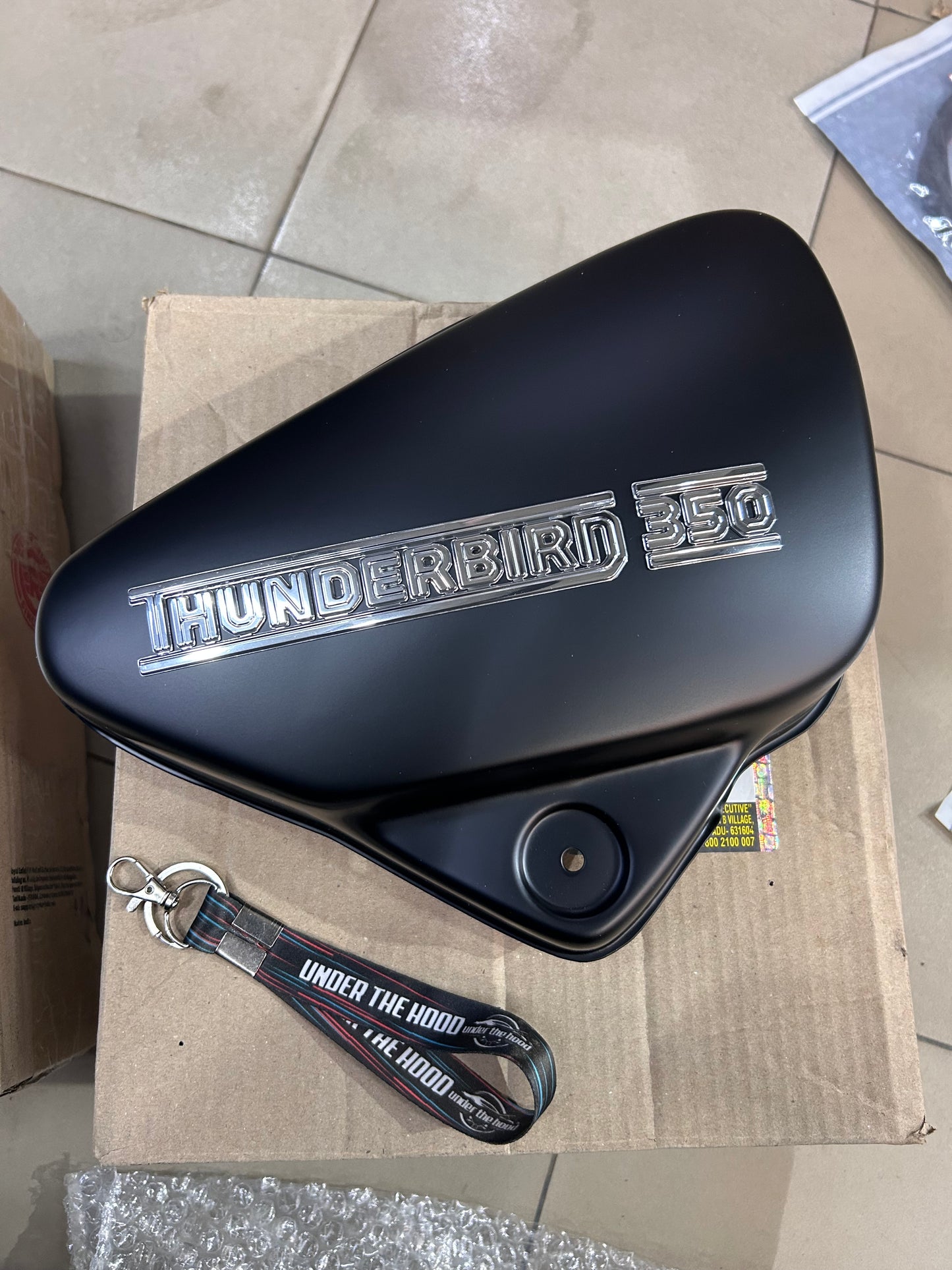 Right Side Panel with Sticker for Thunderbird 350 Stone BVI – Genuine Royal Enfield 875014