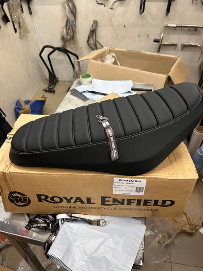 Royal Enfield Black Signature Bench Seat KXA00139 — OEM Retro-Style Seat for Hunter 350