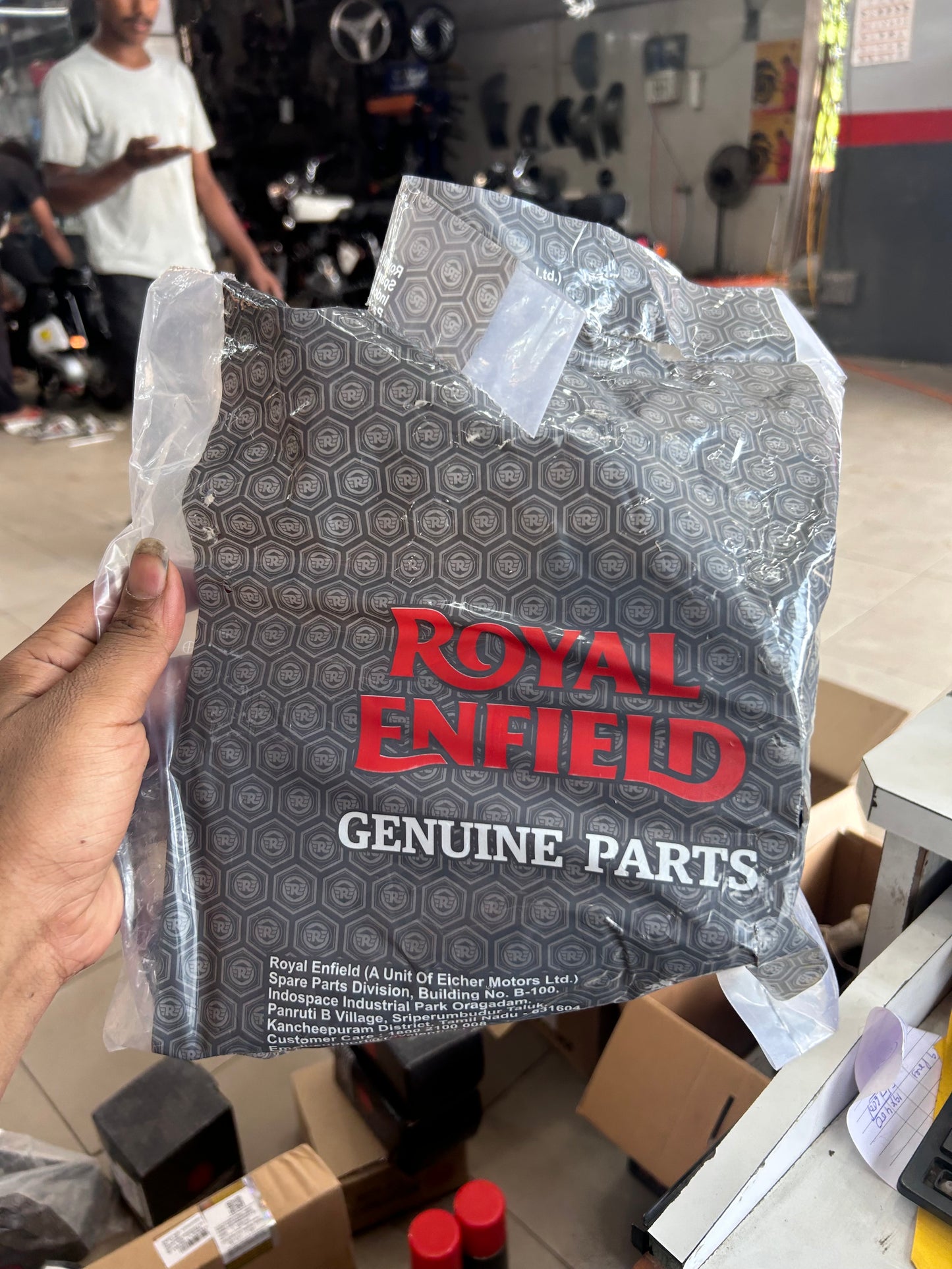 Royal Enfield 867078 – Genuine Rear Number Plate Holder (Black Standard) for Classic 350 & Classic 500 (UCE Models)