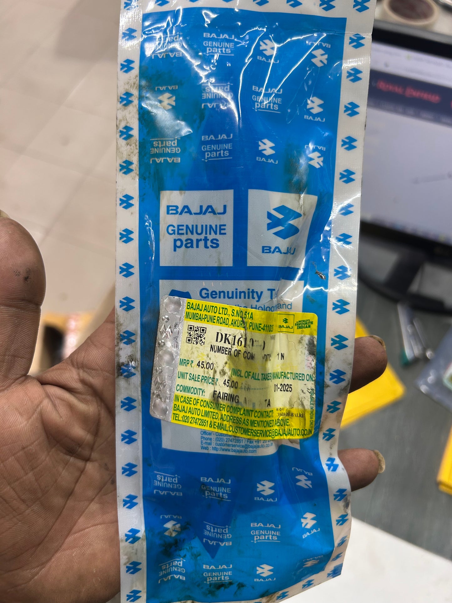 Fairing Air Intake Left (DK161070) – Genuine Bajaj for Pulsar 220 UG4