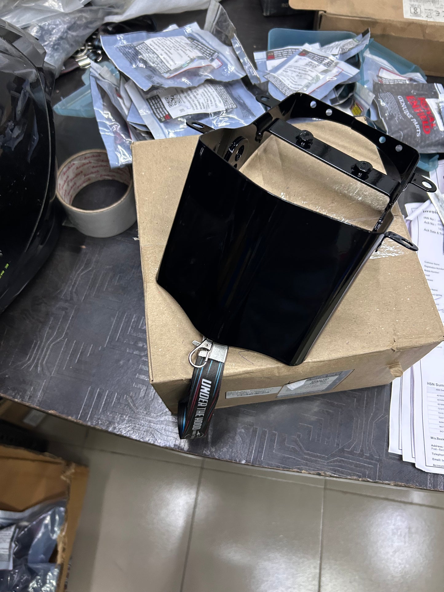 Royal Enfield RAQ01305/A – Shroud Assembly Black for Bullet 350 BS6 (Genuine OEM Part)