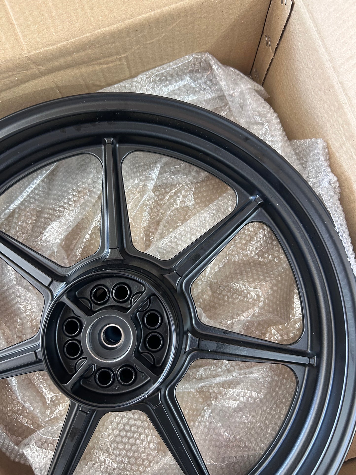 Royal Enfield RAT00704/A Rear Alloy Wheel 18-inch – OEM Tubeless Upgrade for GT 650 & Interceptor 650