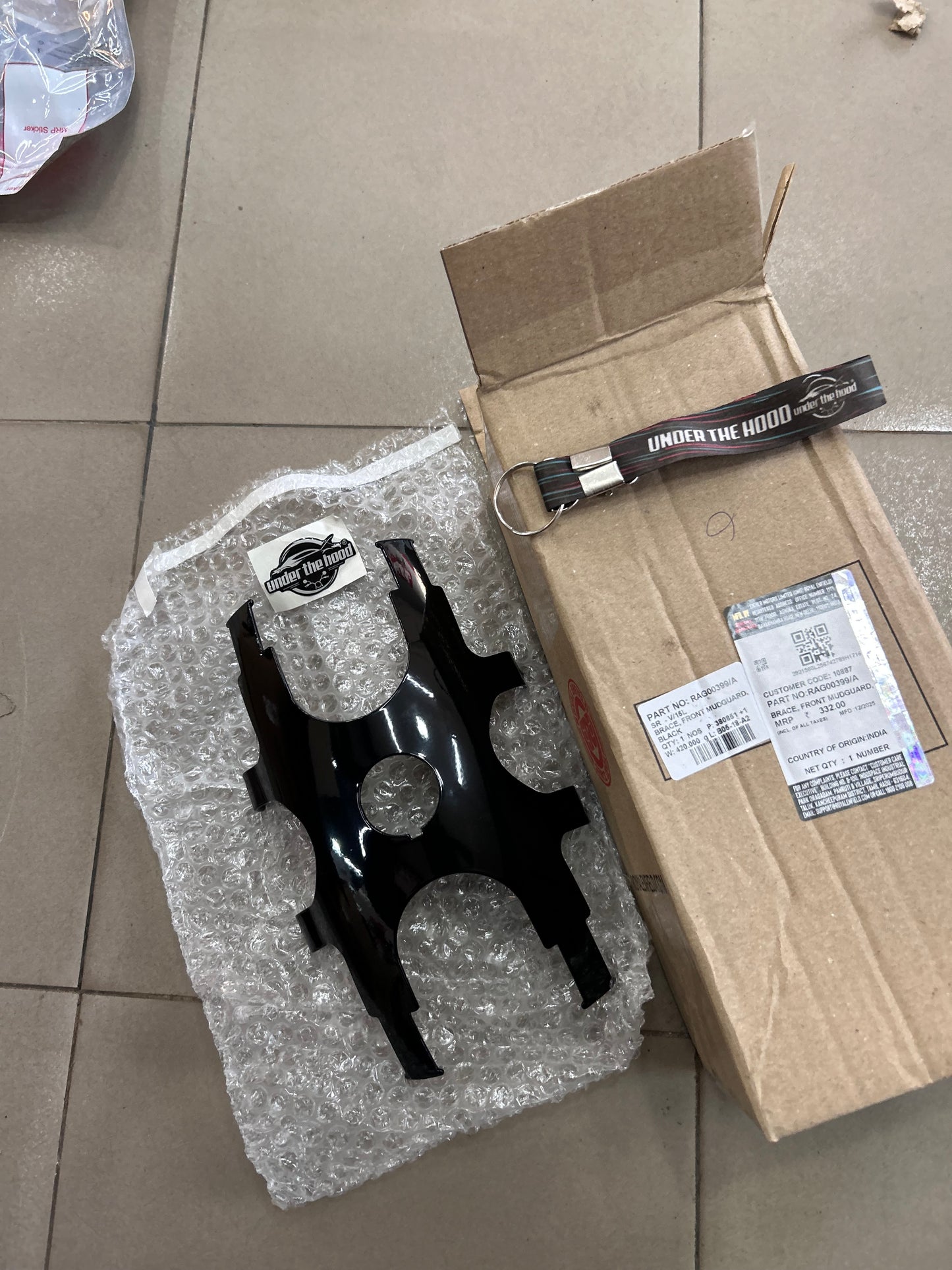 Royal Enfield RAG00399/A – Front Mudguard Brace (Black) | Genuine OEM | For Hunter 350 (2022–On)