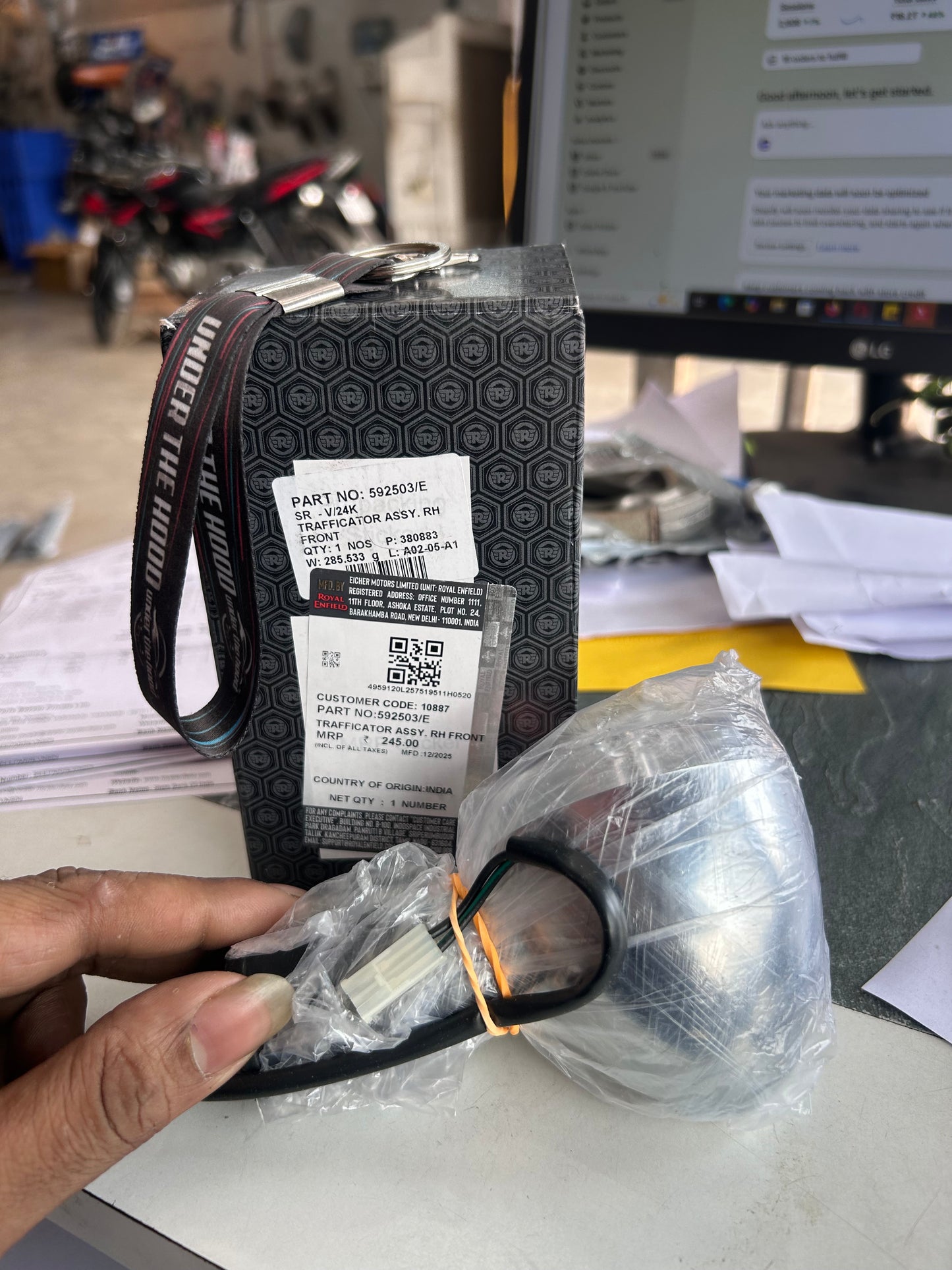 Trafficator / Indicator Assembly (Turn Signal) for Bullet 350 UCE & Electra 350 UCE – Front/Rear LH/RH Options (592503 / 592504 / 592505 / 592506)