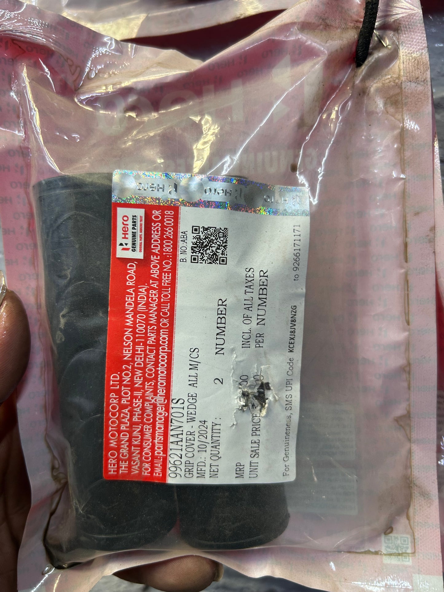 Hero Grip Cover – Wedge (99621AAN701S) – Genuine OEM for All Hero Motorcycles