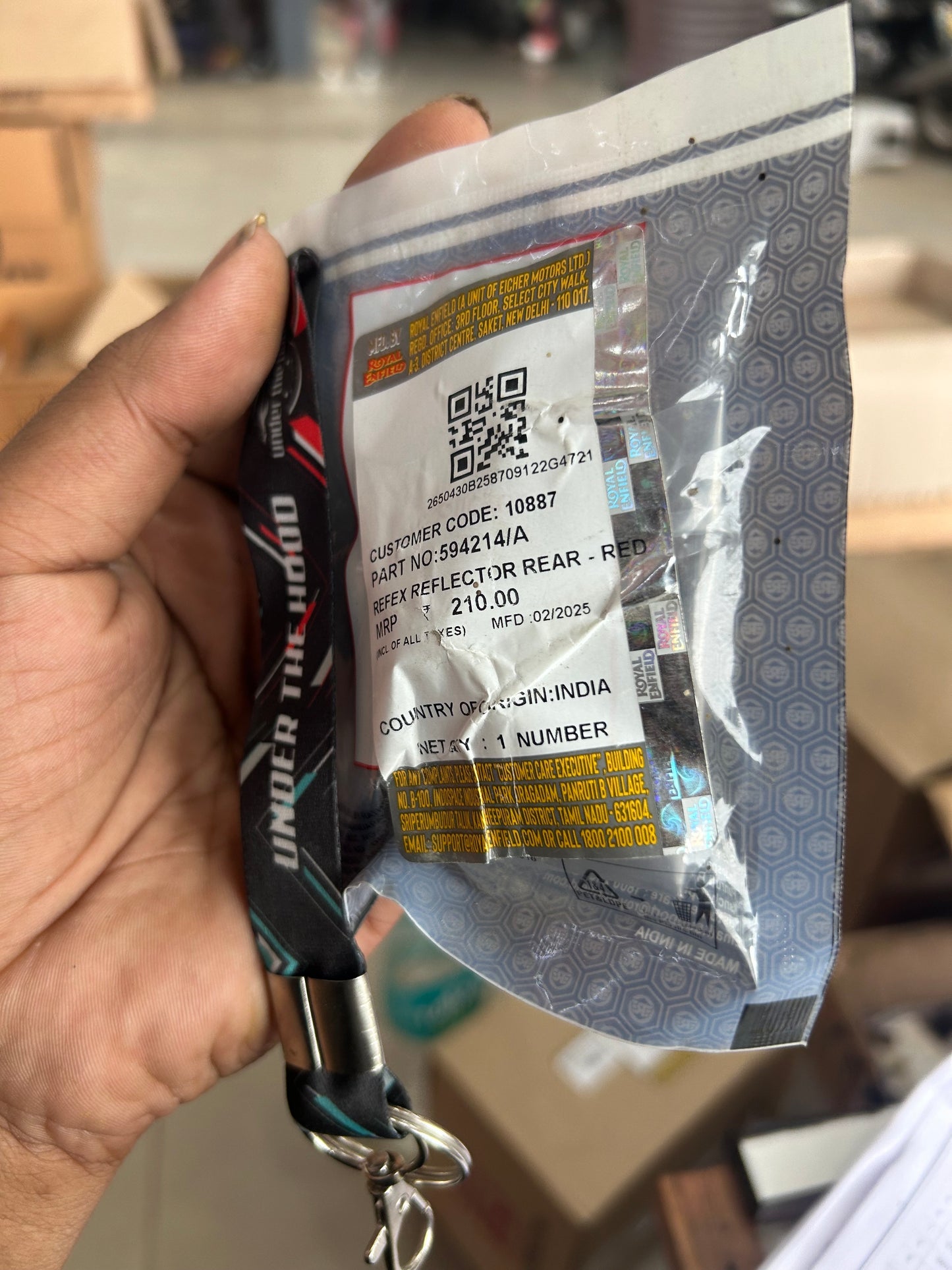 Royal Enfield 594214/A – Rear Reflex Reflector (Red) | OEM for Hunter 350 & Thunderbird 350