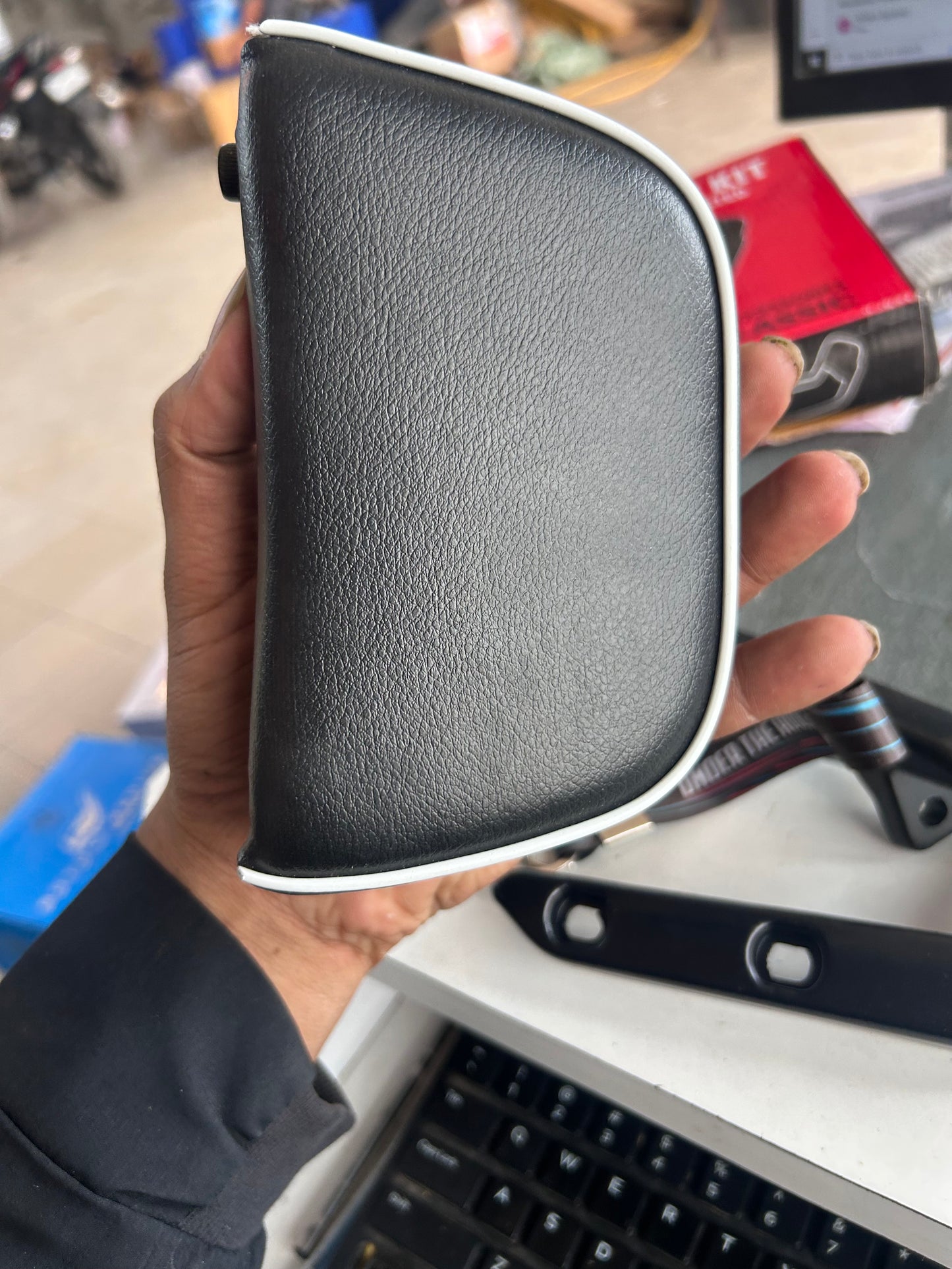 Replica Passenger Backrest for Classic 350 Reborn, Electra & Standard UCE – Comfortable Pillion Support