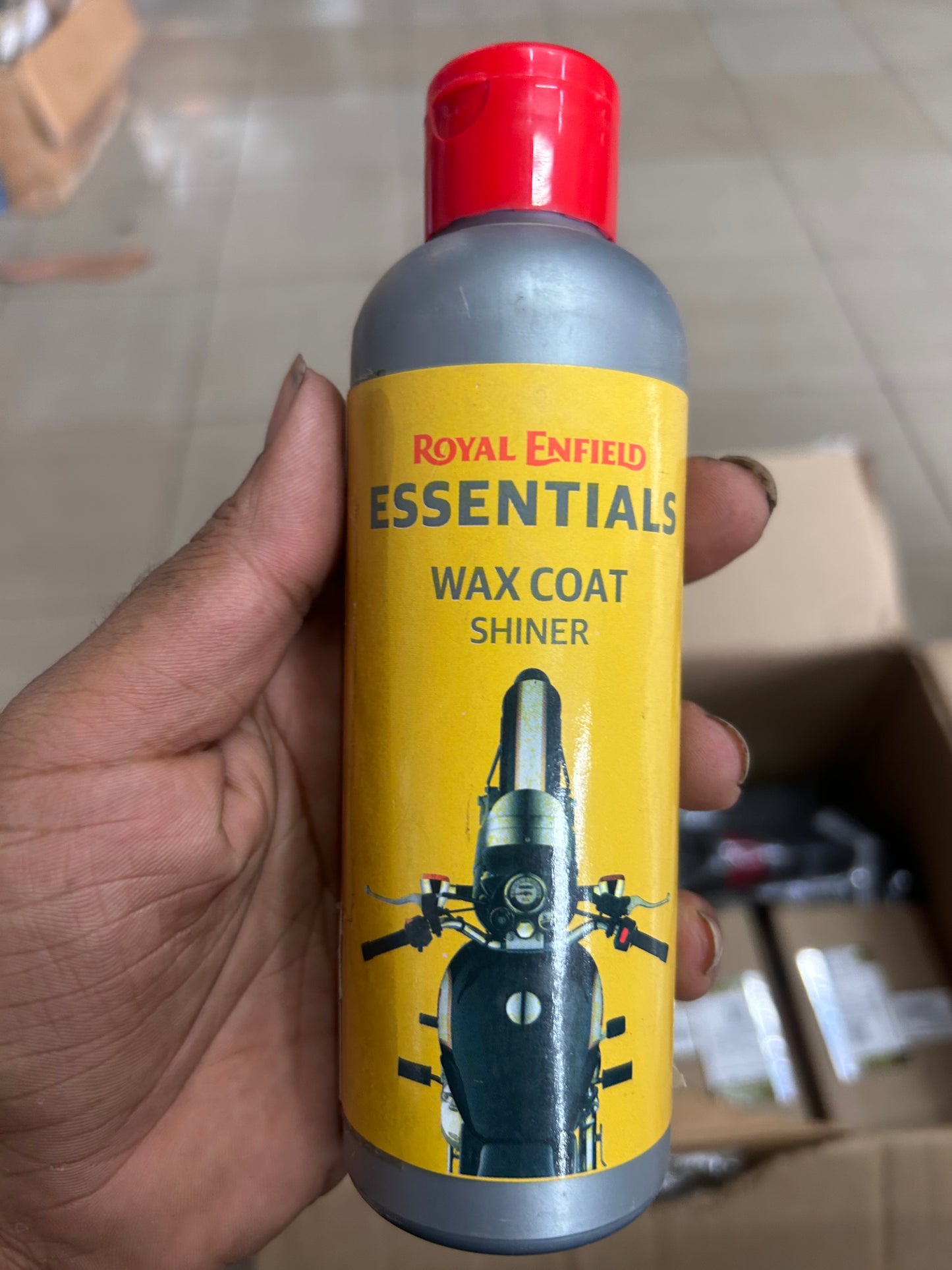 Royal Enfield Original Shiner Wax Coat – 200ml Spray | Premium Gloss Polish for Motorcycle & Helmet | Genuine Part 3300310/A