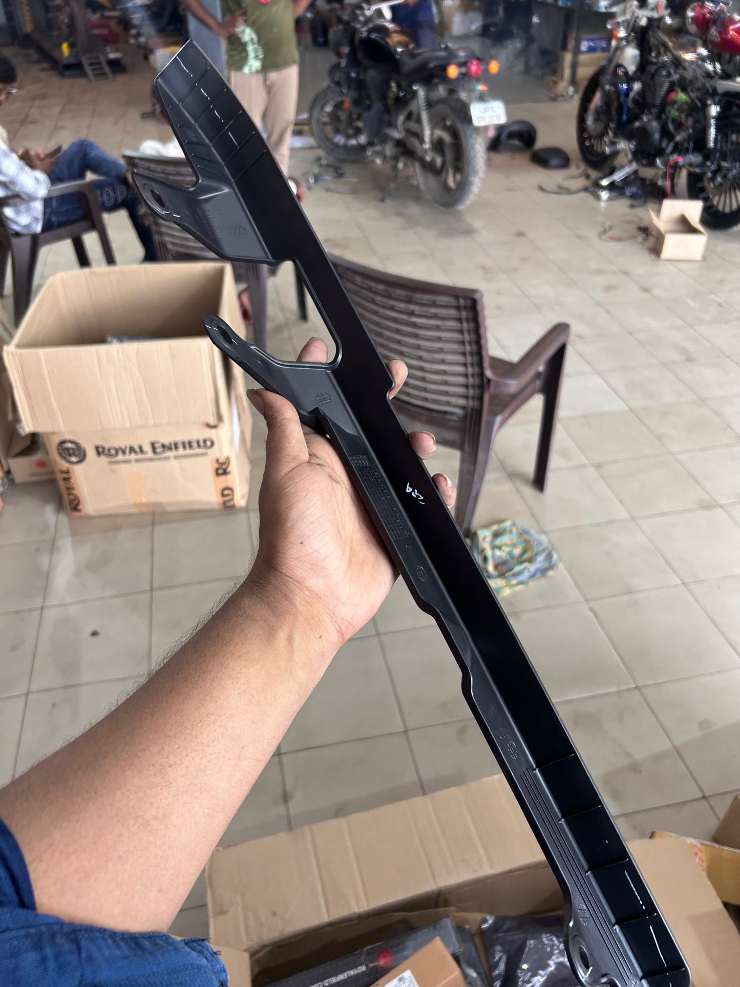 Royal Enfield RAR00097/A – Rear Chain Guard (OEM Swingarm Cover) for Hunter 350