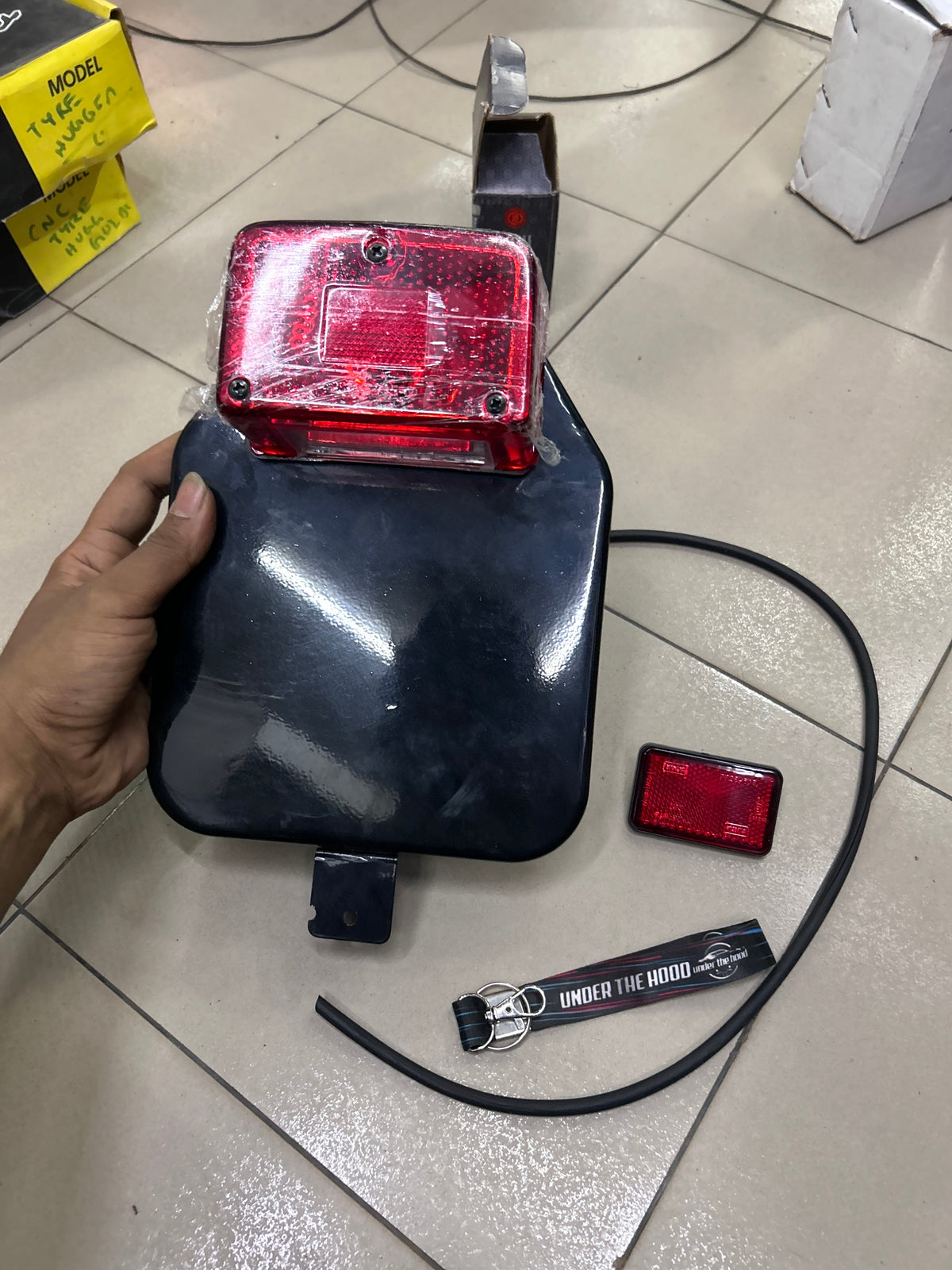 HKK Old Model Vintage Backlight & Number Plate Kit – Royal Enfield Classic 350/500 UCE & Bullet Standard 350/500 | Lumax Tail Light + Genuine RE Reflector + Free Beading