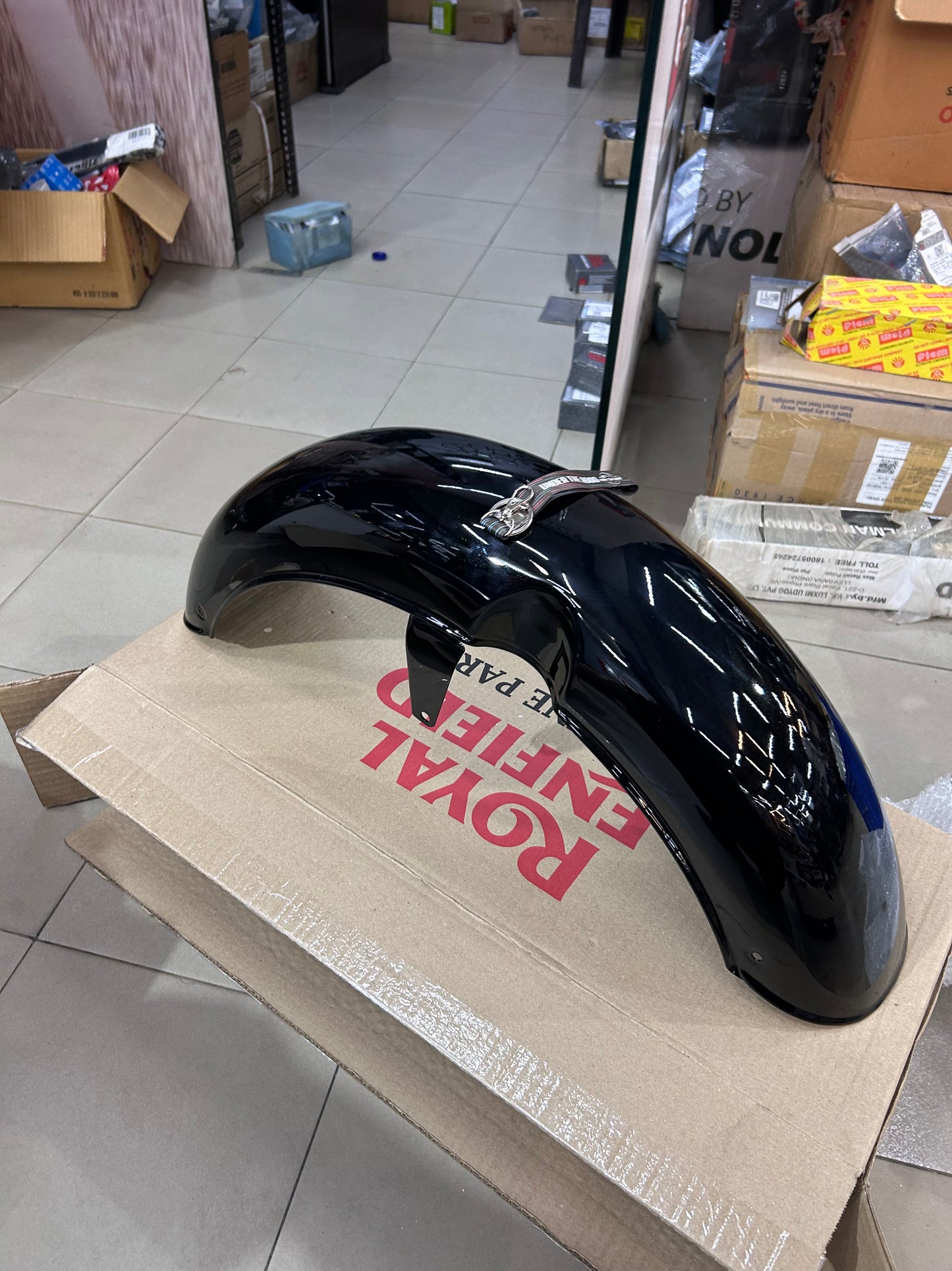 Royal Enfield Front Mudguard Assembly (FMG Assy) – Metallic Gloss Black – RAG00136/A (Genuine OEM)