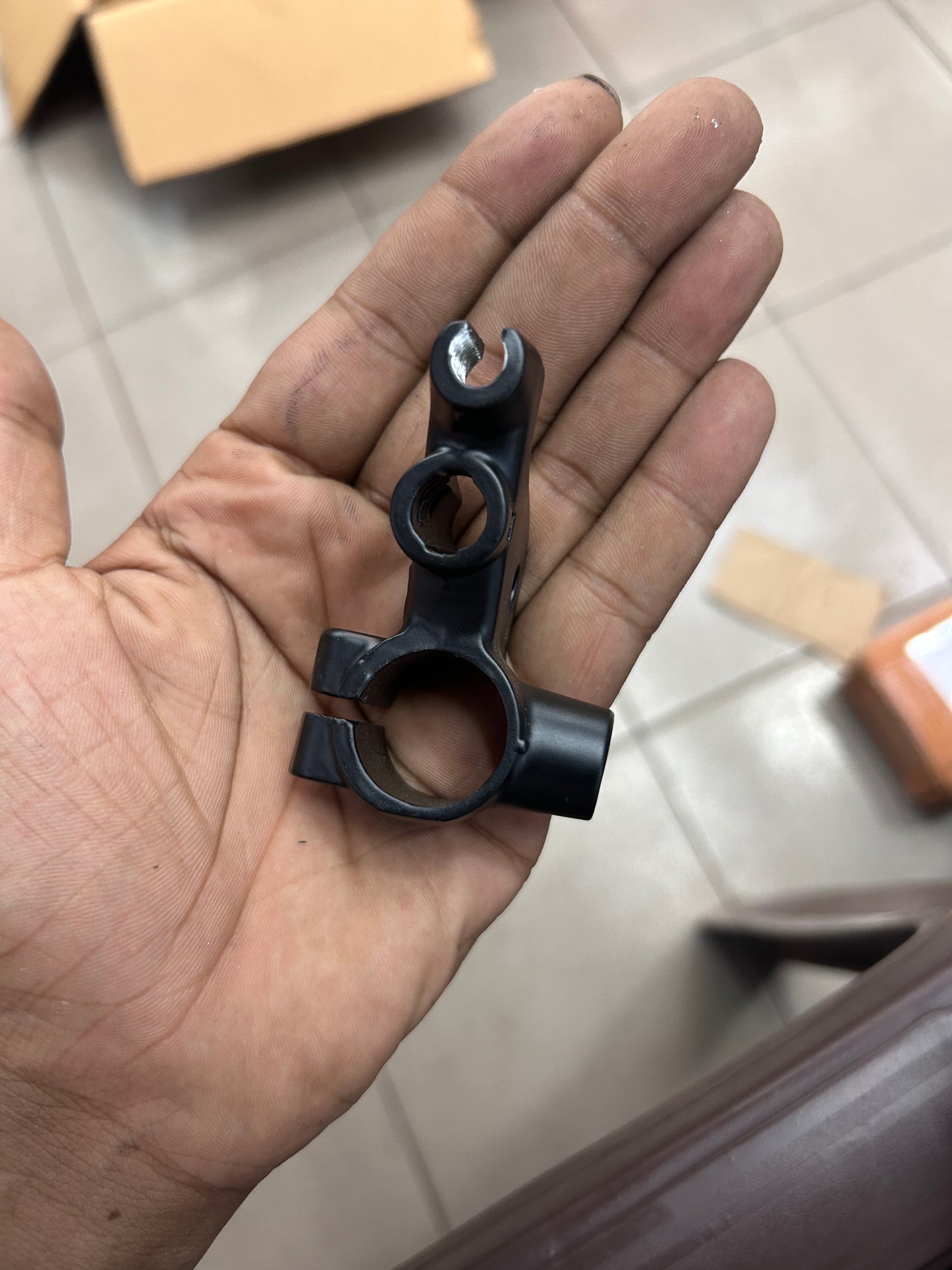 Royal Enfield Front Brake Lever Bracket (143348) – OEM for Drum Brake Models (Bullet, Classic, Electra, Machismo, Deluxe & Campus)