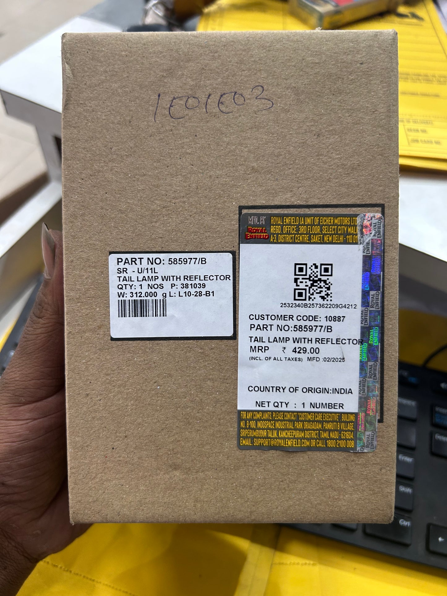 Royal Enfield Tail Lamp 585977/B – Interceptor 650, GT 650 Rear Light with Reflector

