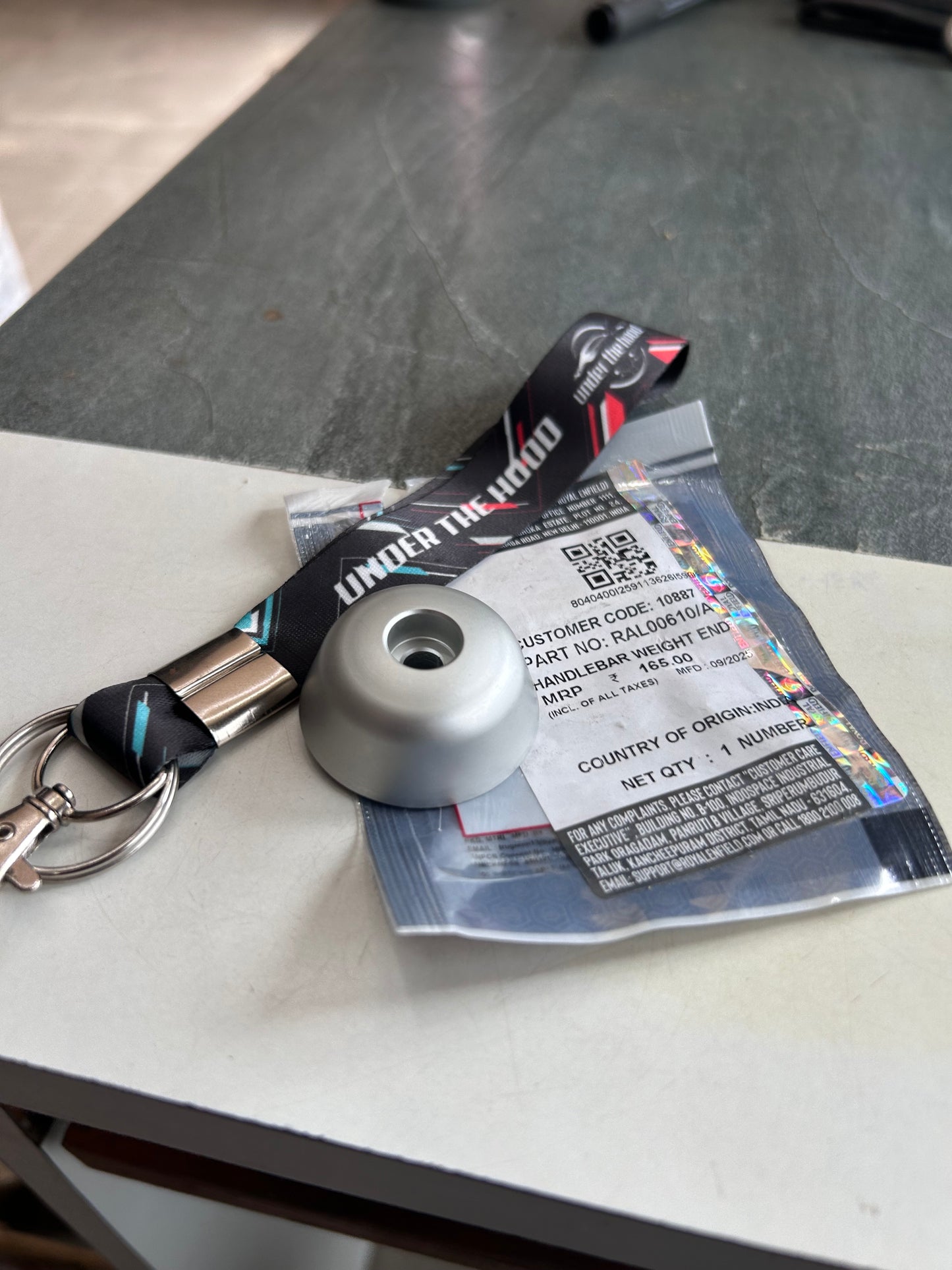 RAL00610/A – Genuine Royal Enfield Handlebar Weight End for Continental GT 650 (BS6)