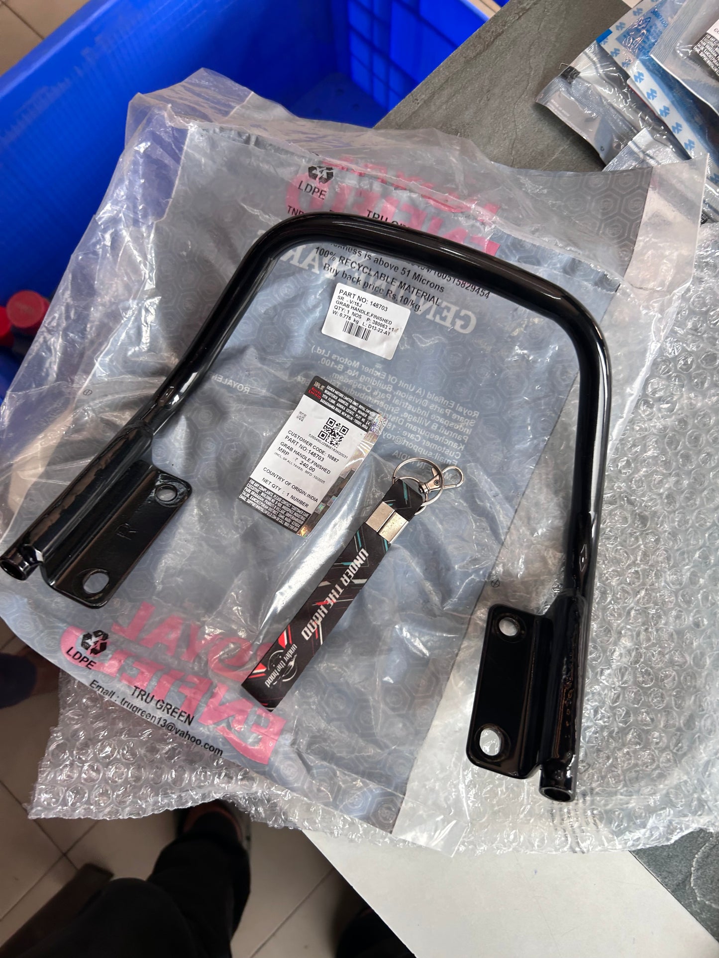 Royal Enfield Passenger Grab Handle (Finished) – OEM (Part 148703) for Interceptor 650 & Continental GT 650