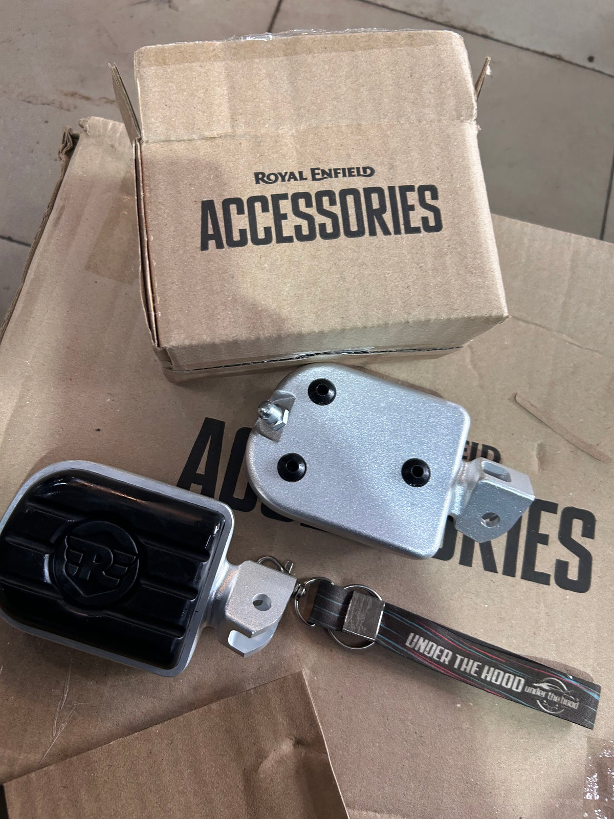 Royal Enfield Silver Deluxe Footpeg Kit – Meteor, Classic, Bullet & Goan Classic 350 KXA00030