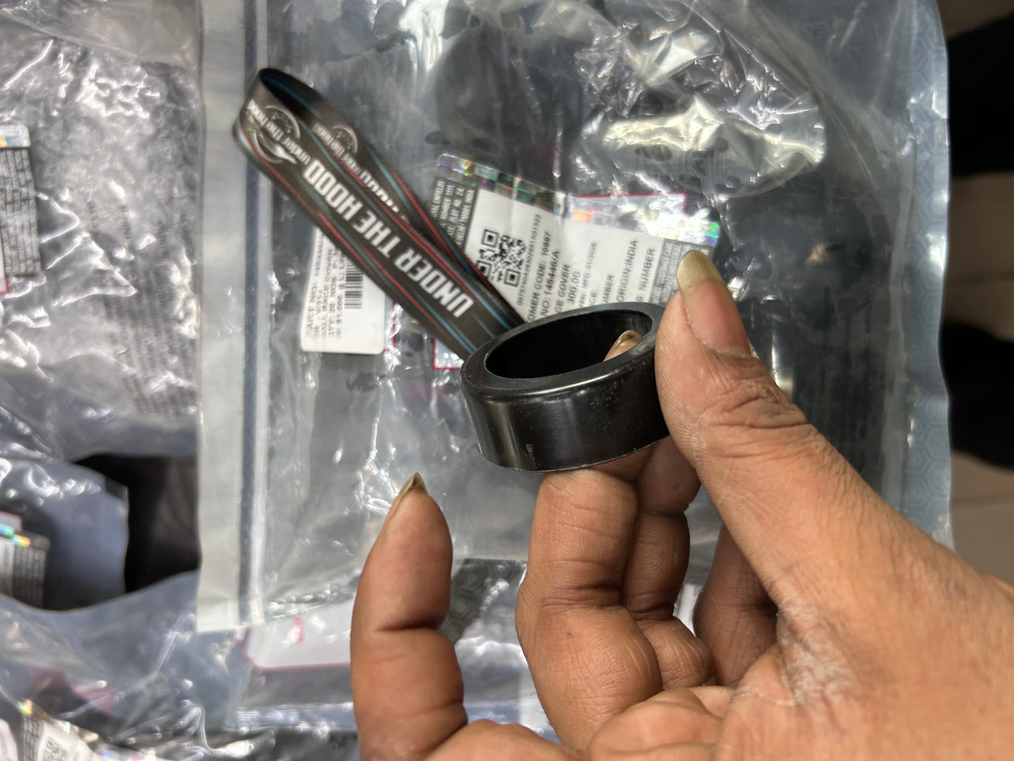 145446/A – Rubber Cover / Dust Cap (OE Finishing Plug) for Classic 500 – BSIII (UCE) – Genuine Royal Enfield