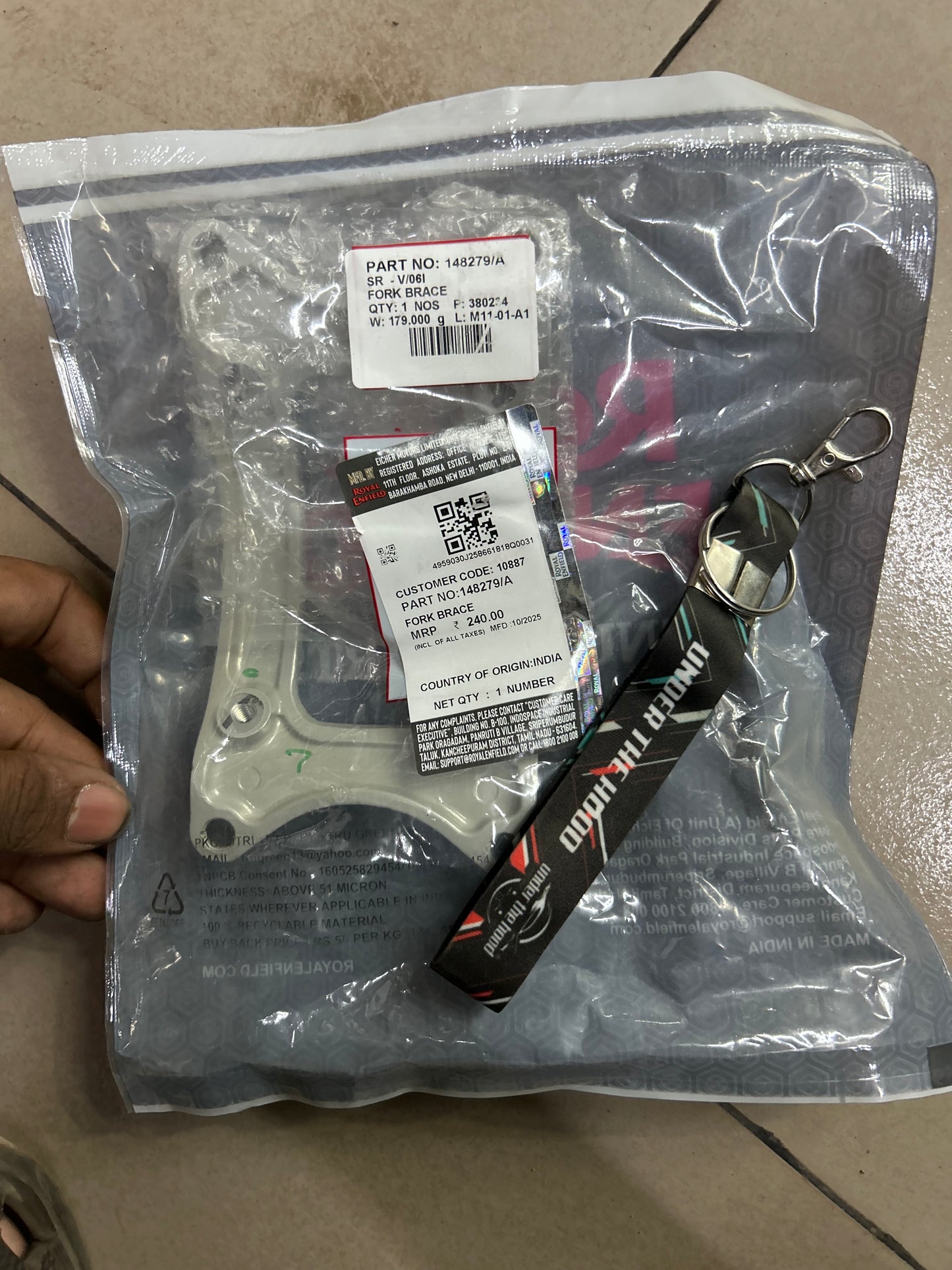 148279/A – Fork Brace, Silver (Front Mudguard/Fork Stay) for Royal Enfield Interceptor 650 & Continental GT 650 – Genuine OEM