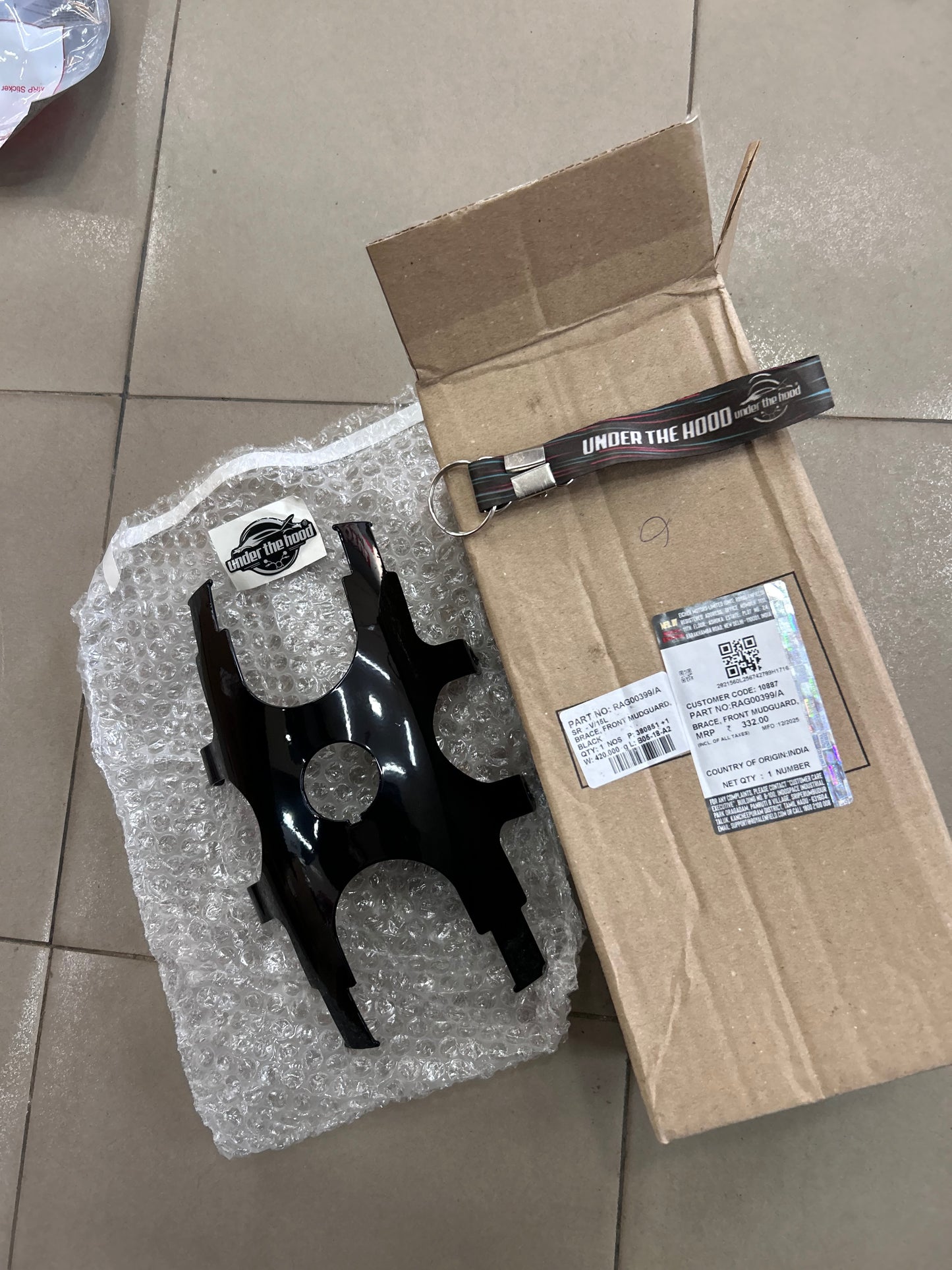 Royal Enfield RAG00399/A – Front Mudguard Brace (Black) | Genuine OEM | For Hunter 350 (2022–On)