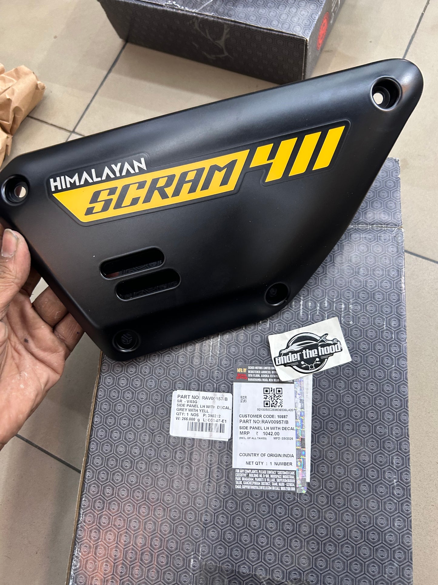 Royal Enfield RAV00957/B - Side Panel LH with Decal - Grey with Yellow for Scram 411 (Graphite Yellow) - OEM