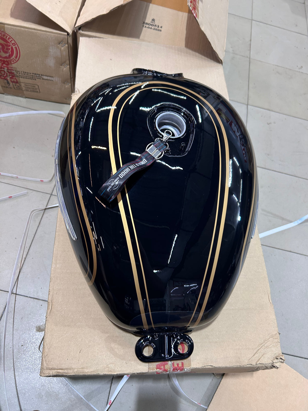 Royal Enfield Bullet 350 UCE ES Disc BS4 Standard Black Fuel Tank with Sticker – 843114