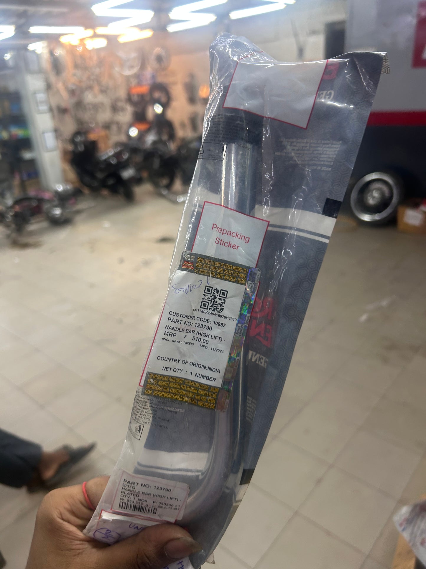 Royal Enfield 123790 high lift chrome handlebar for Classic 350