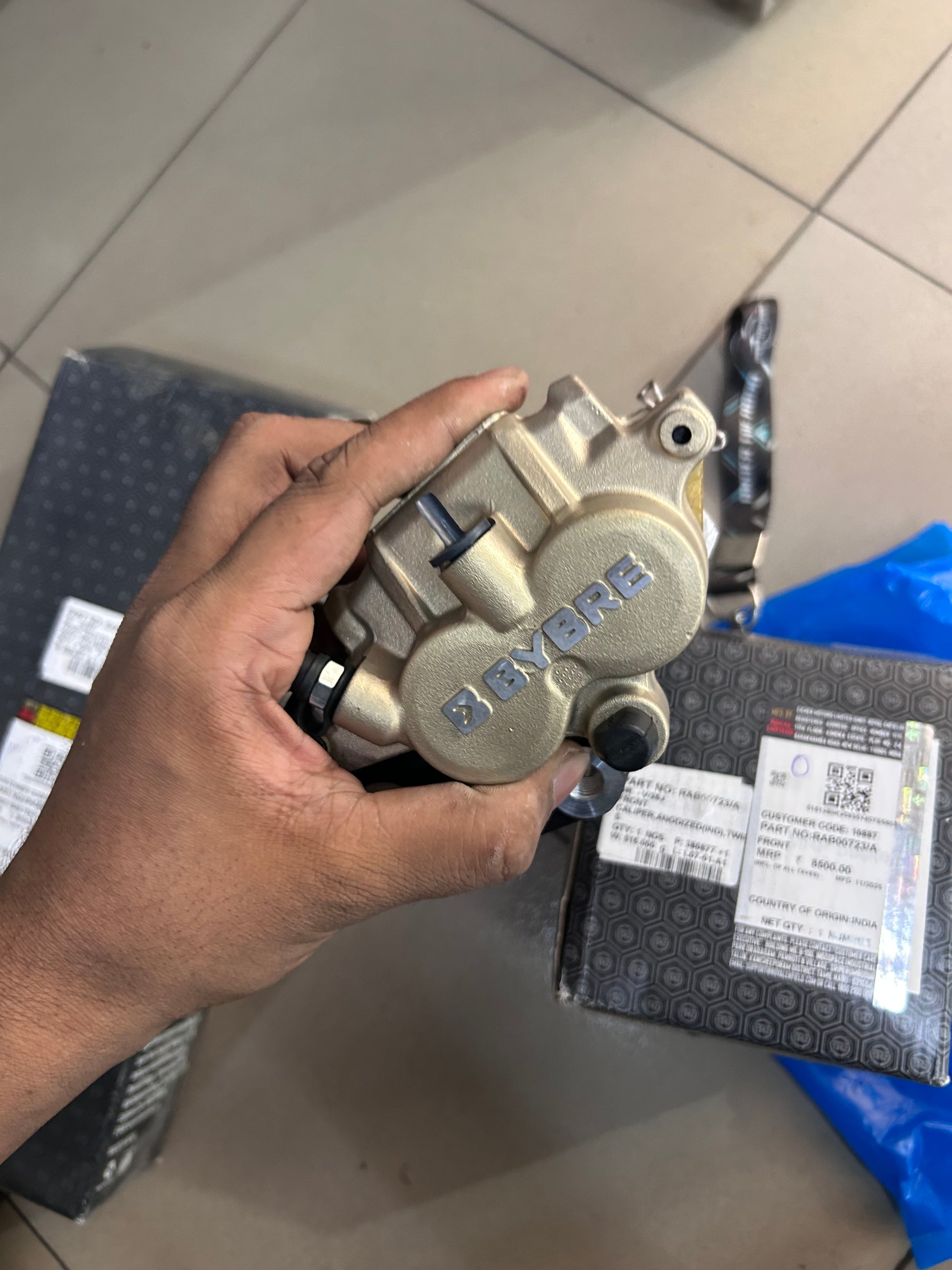 Genuine Royal Enfield 650 Twins E5 front brake caliper RAB00723/A OEM part