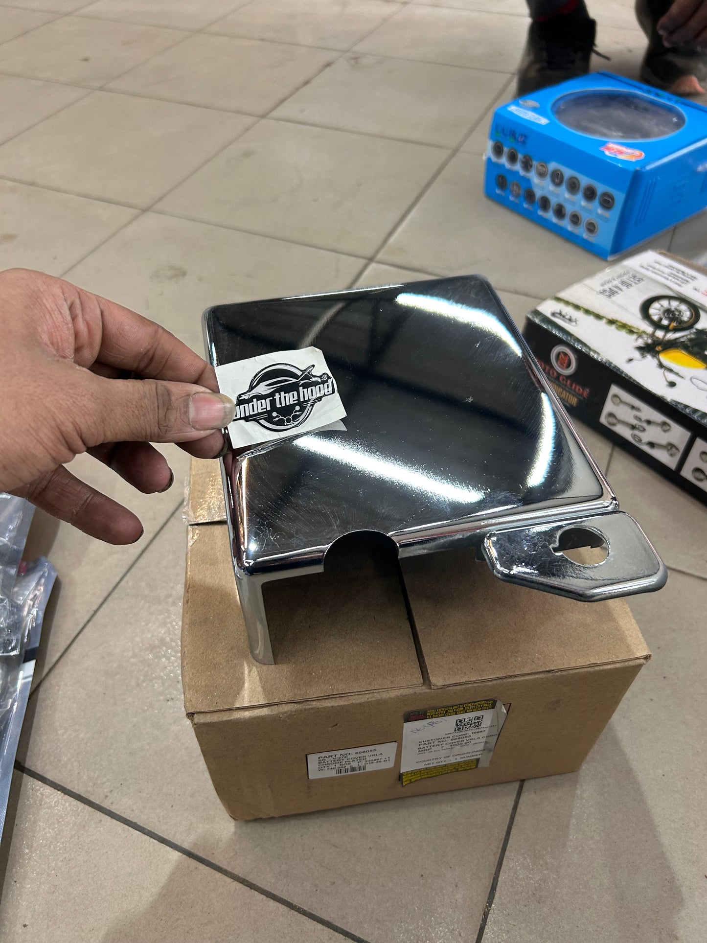 Genuine Royal Enfield battery cover 868055 for Bullet 350 ES Disc BSIV (VRLA chrome plated)
